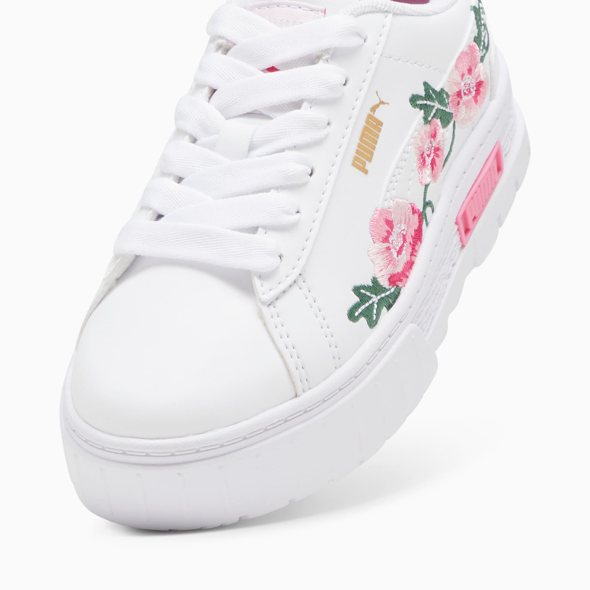Puma suede platforms store in white with embrodiery