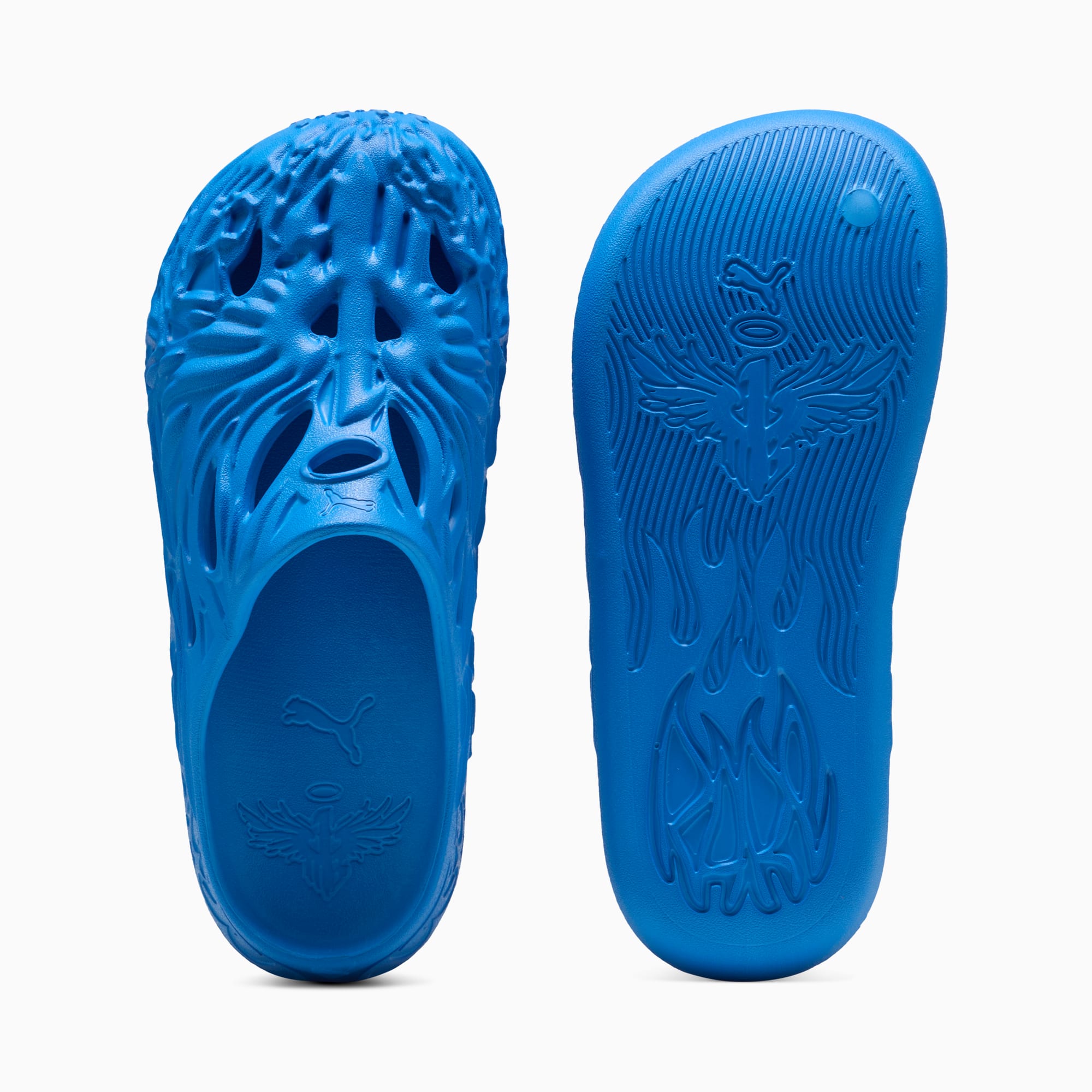 Ciabatta unisex blu PUMA con tomaia scolpita e suola decorata.