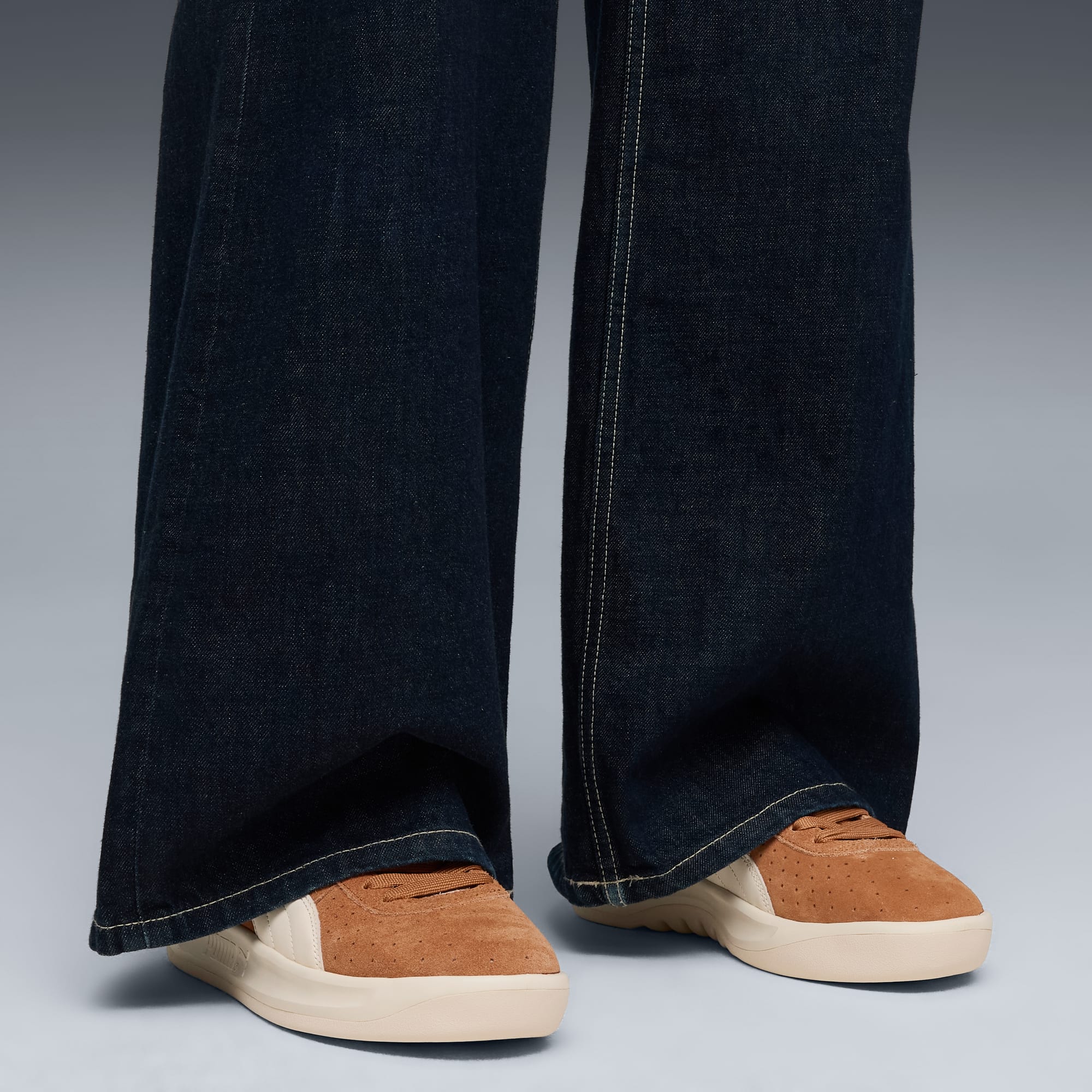 Sneakers en daim GV Special, Melted Caramel-Frosted Ivory, large