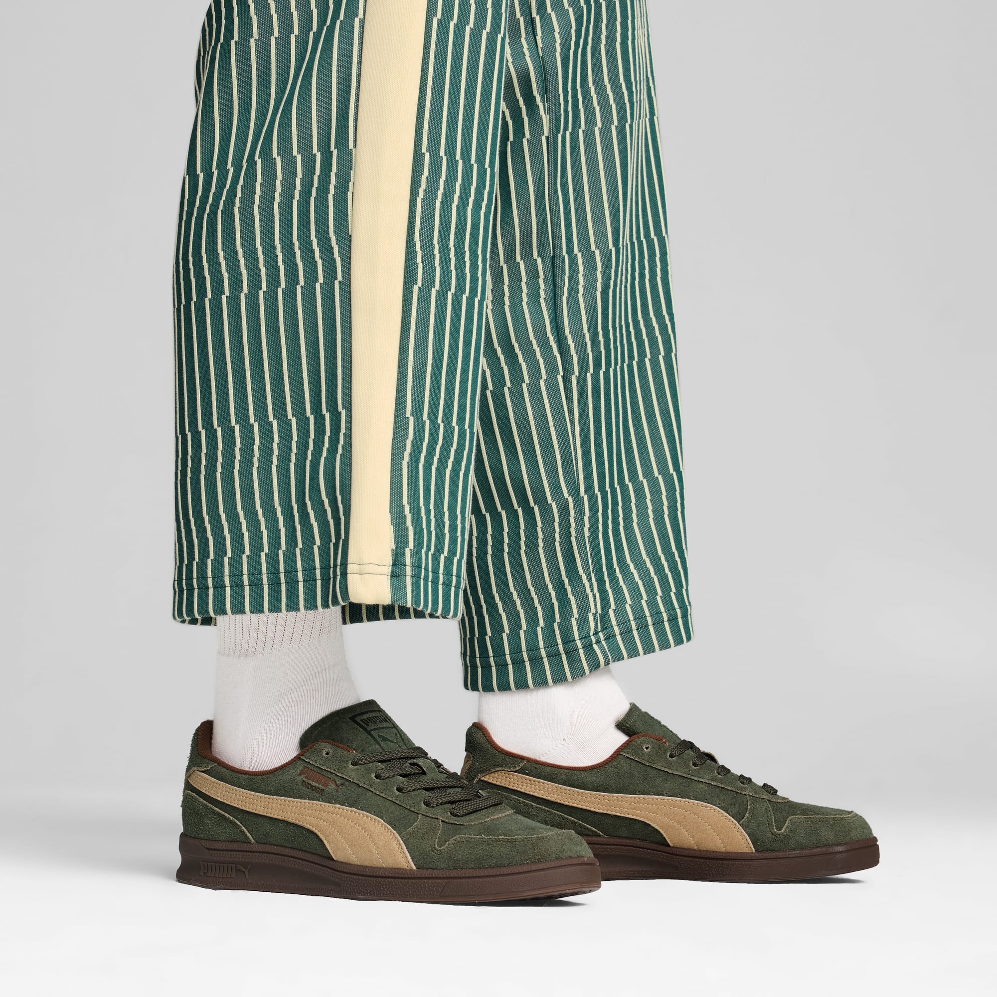 Indoor R Suede Men s Sneakers