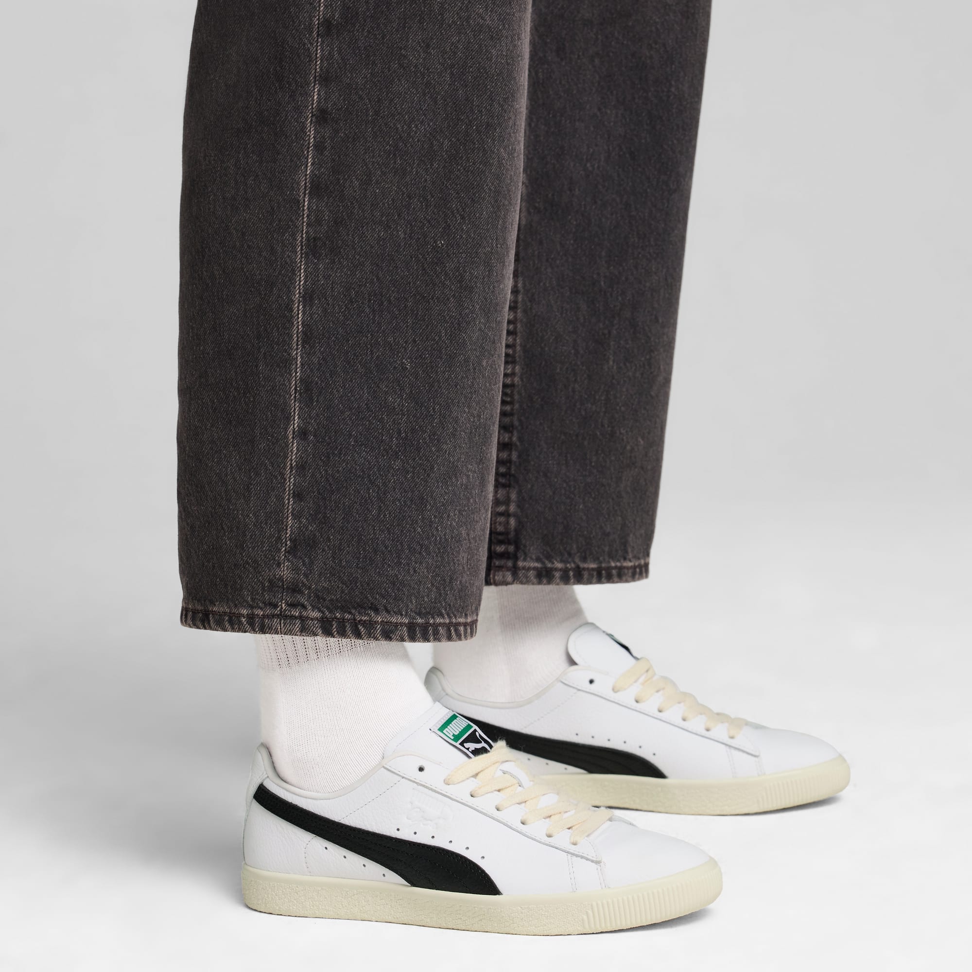Clyde Leather Women s Sneakers