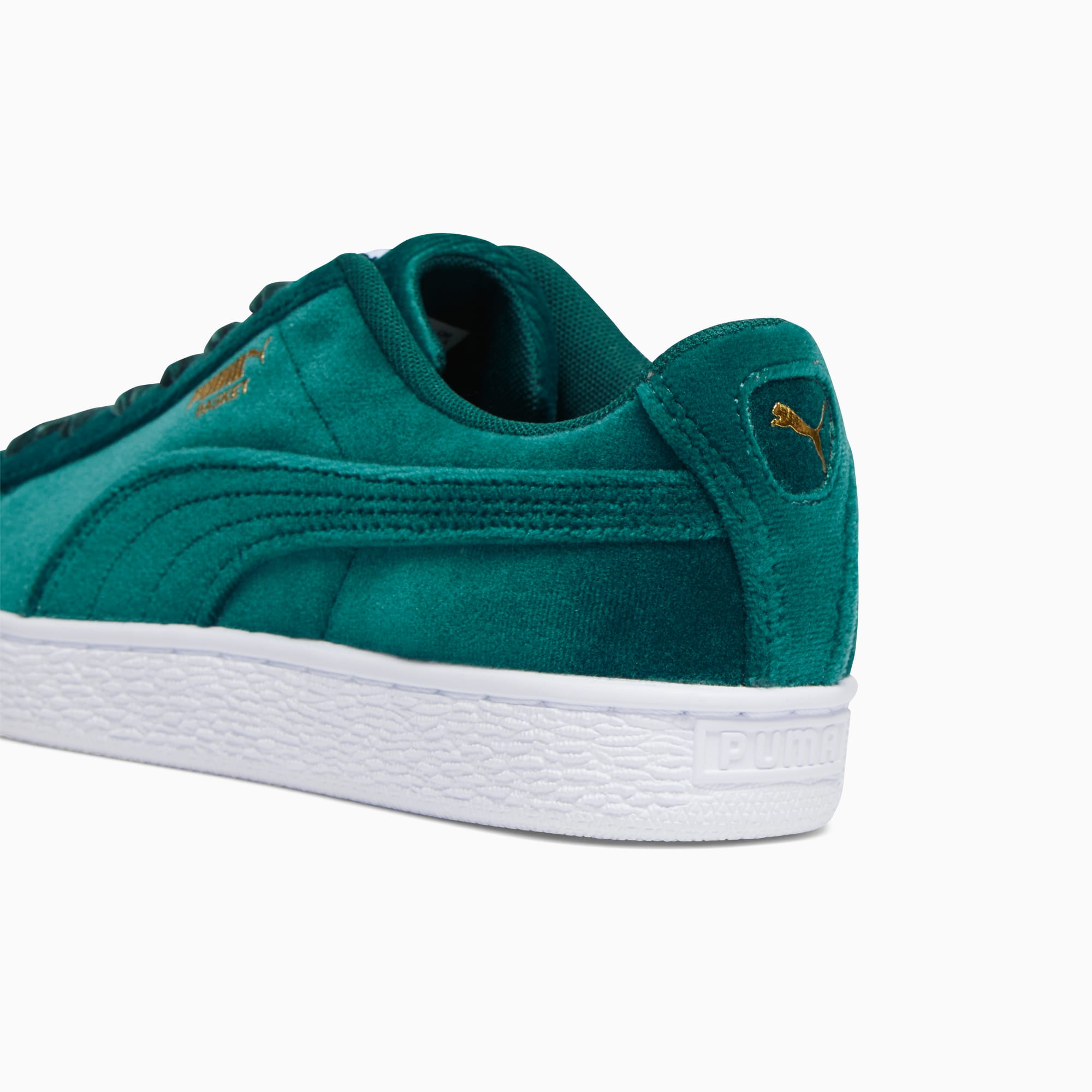 Basket classic lifestyle sales women's sneakers puma