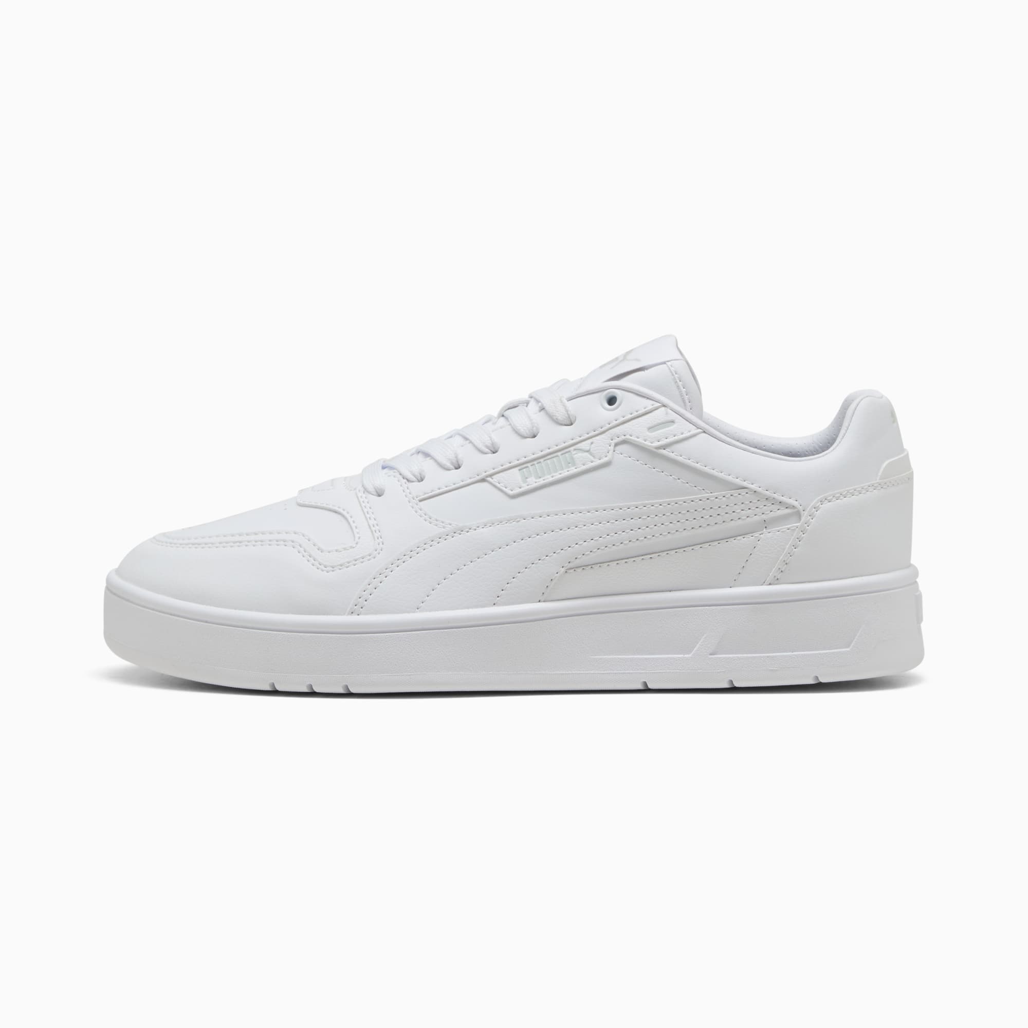 Witte PUMA sneaker, volwassene, met een laag profiel en tonale designelementen.