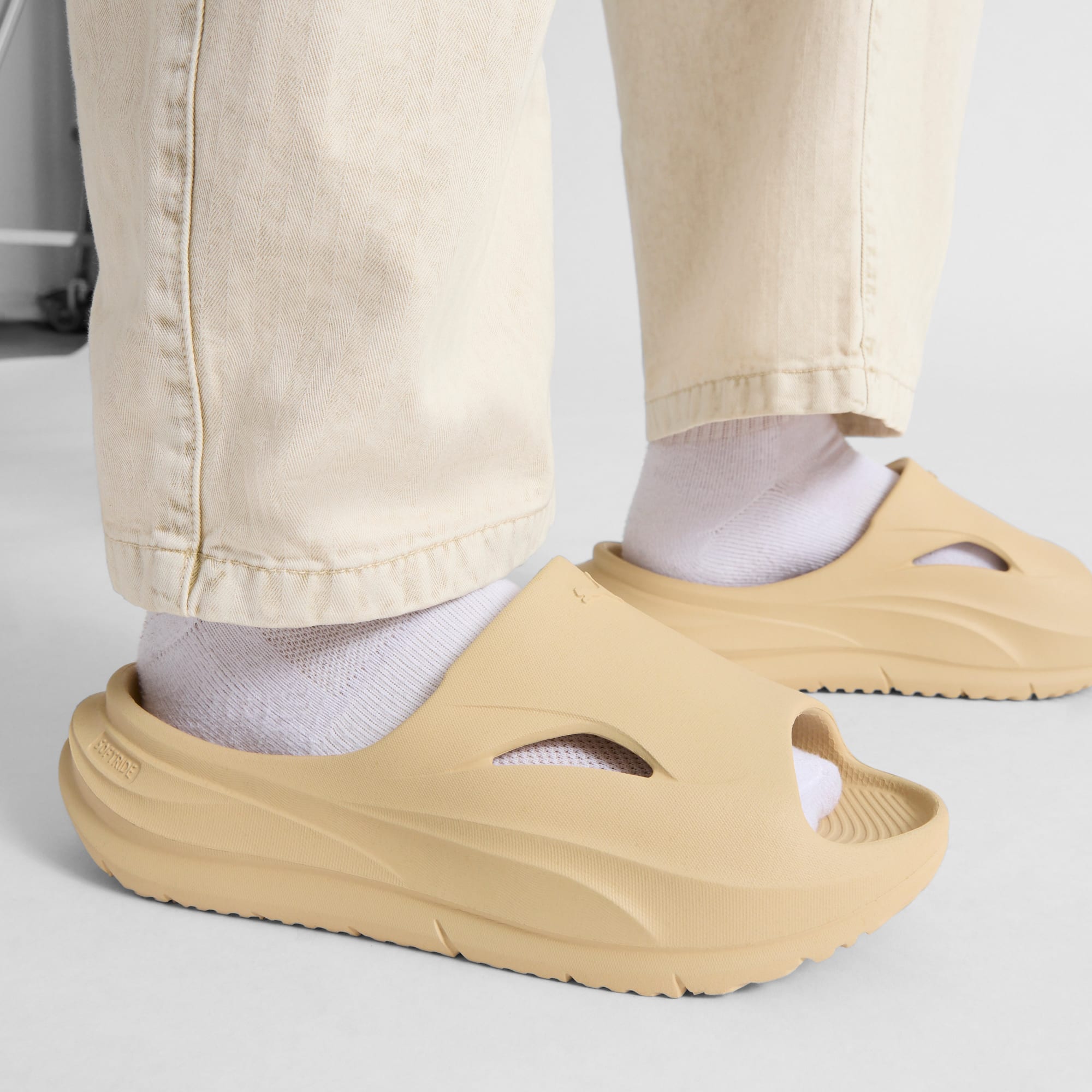 ◆PUMA◆ Soft Ride Zero G Slide Light Sand 40034302 400343-0 Amazon.com | PUMA Men's Softride ZeroG Slide Sandals, Black