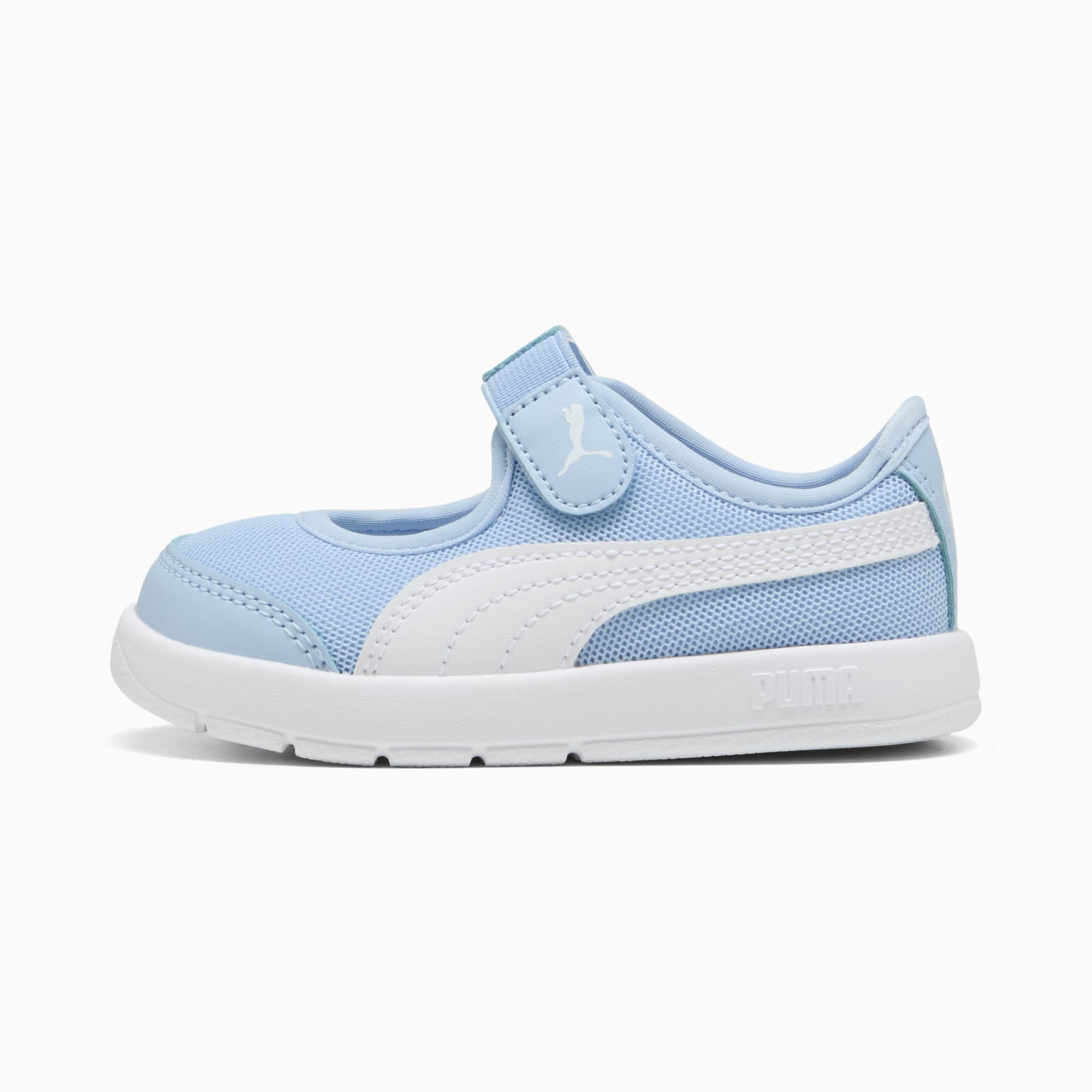 Hellblauer PUMA Trainer für Kleinkinder mit Formstreifen und Klettverschluss.