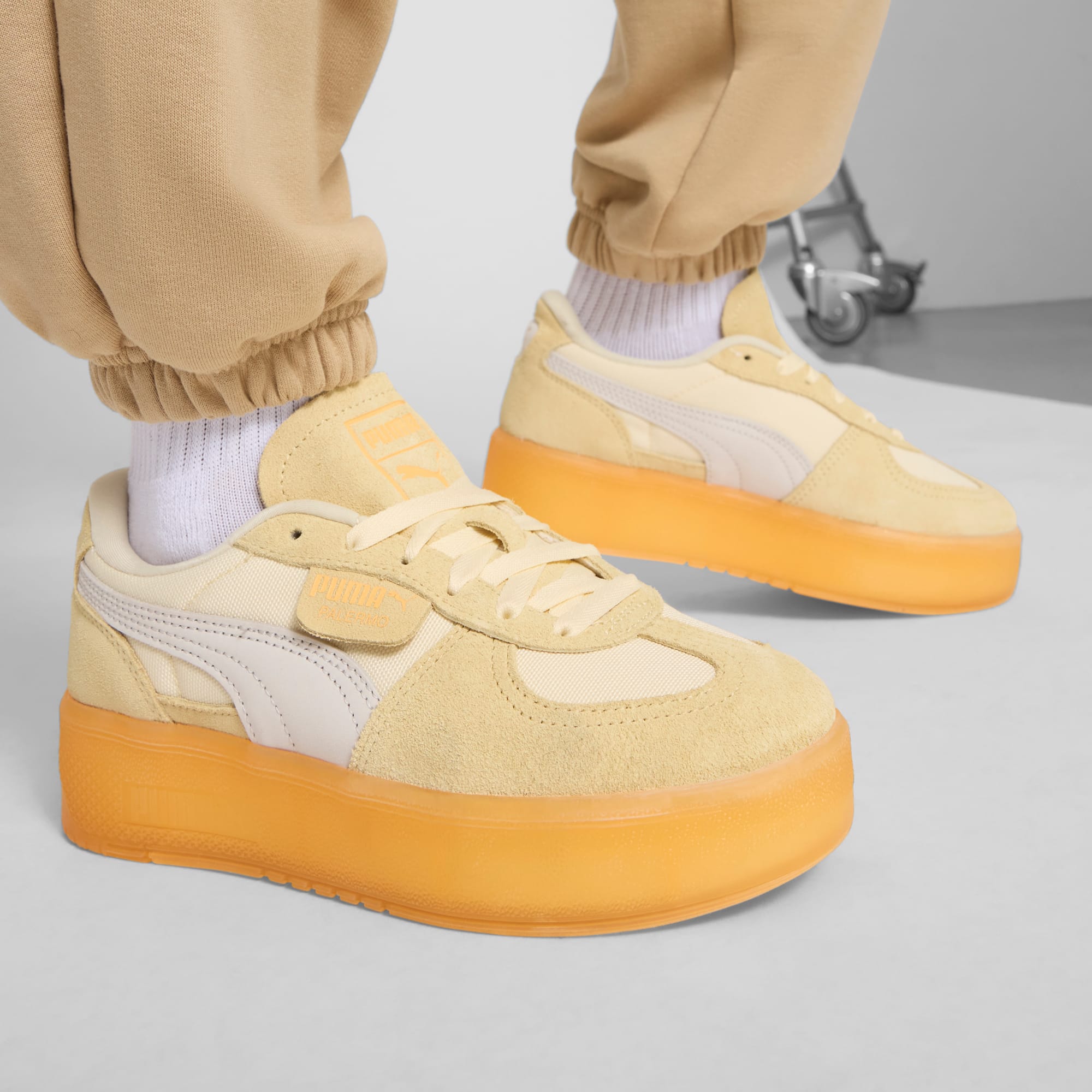 スニーカー PUMA Palermo Elevator Leather Womens White 40046102 Palermo Moda Elevated Women's Sneakers | PUMA