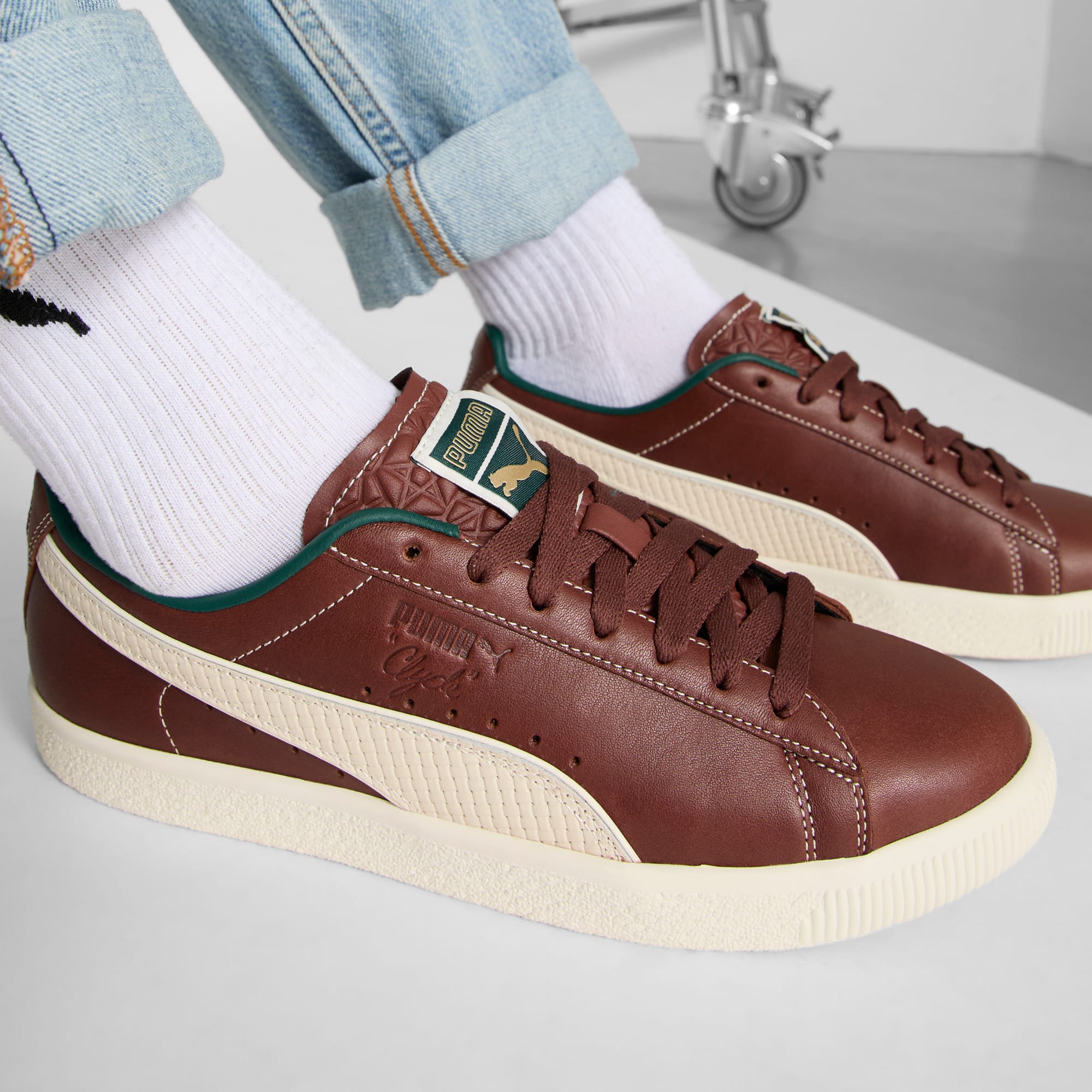 PUMA☆ PALAIS ARTISAN クライドスニーカー PALAIS ARTISAN Clyde Men's Sneakers | PUMA