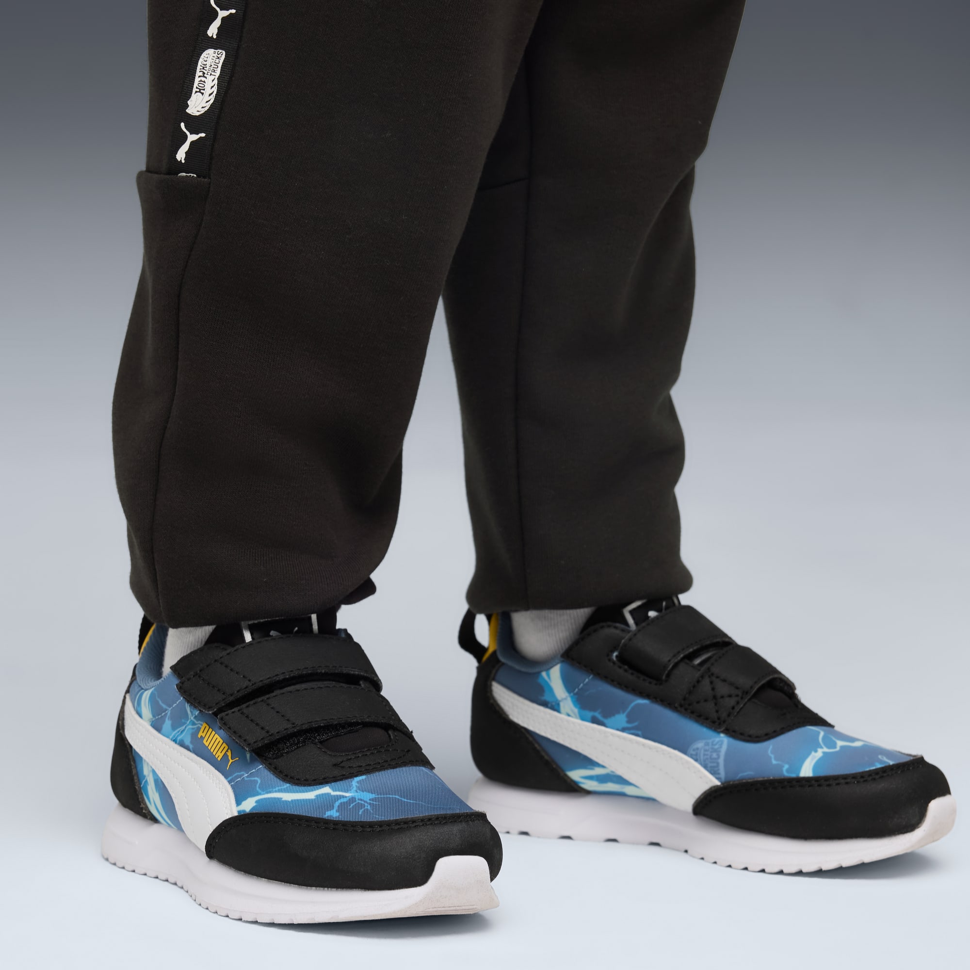 PUMA x HOT WHEELS™ R78 Lightwind Sneakers Kinder, Cool Blue-PUMA White-Sunny Yellow, large