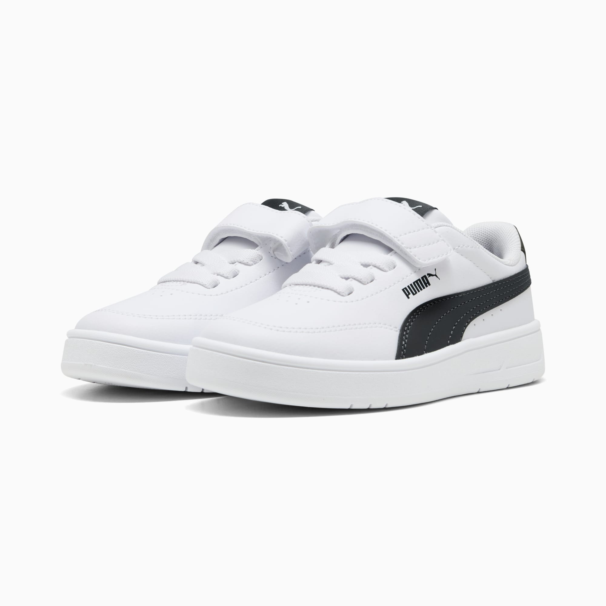 Basket PUMA blanche, enfant, avec fermeture autoagrippante et bande logo noire.