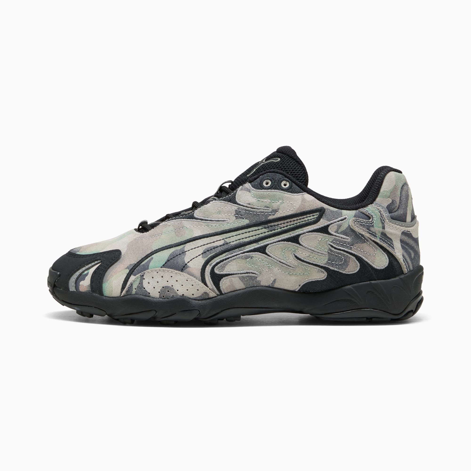 Baskets PUMA camouflage, adulte, avec détails noirs et dessus à motifs.