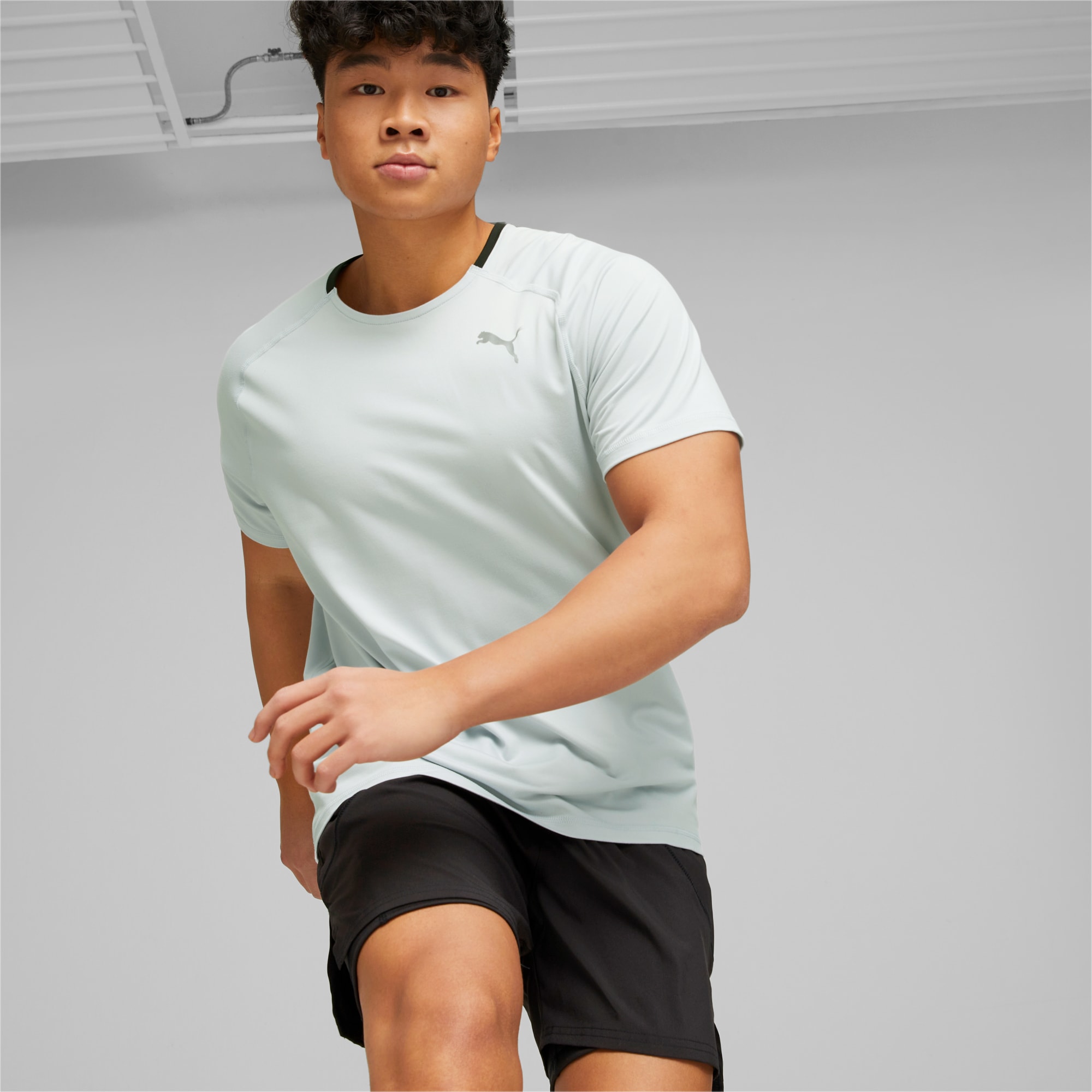 Partido Manchuria Virgen Run CLOUDSPUN Short Sleeve Tee Men | Platinum Gray | PUMA Shopback x PUMA |  PUMA