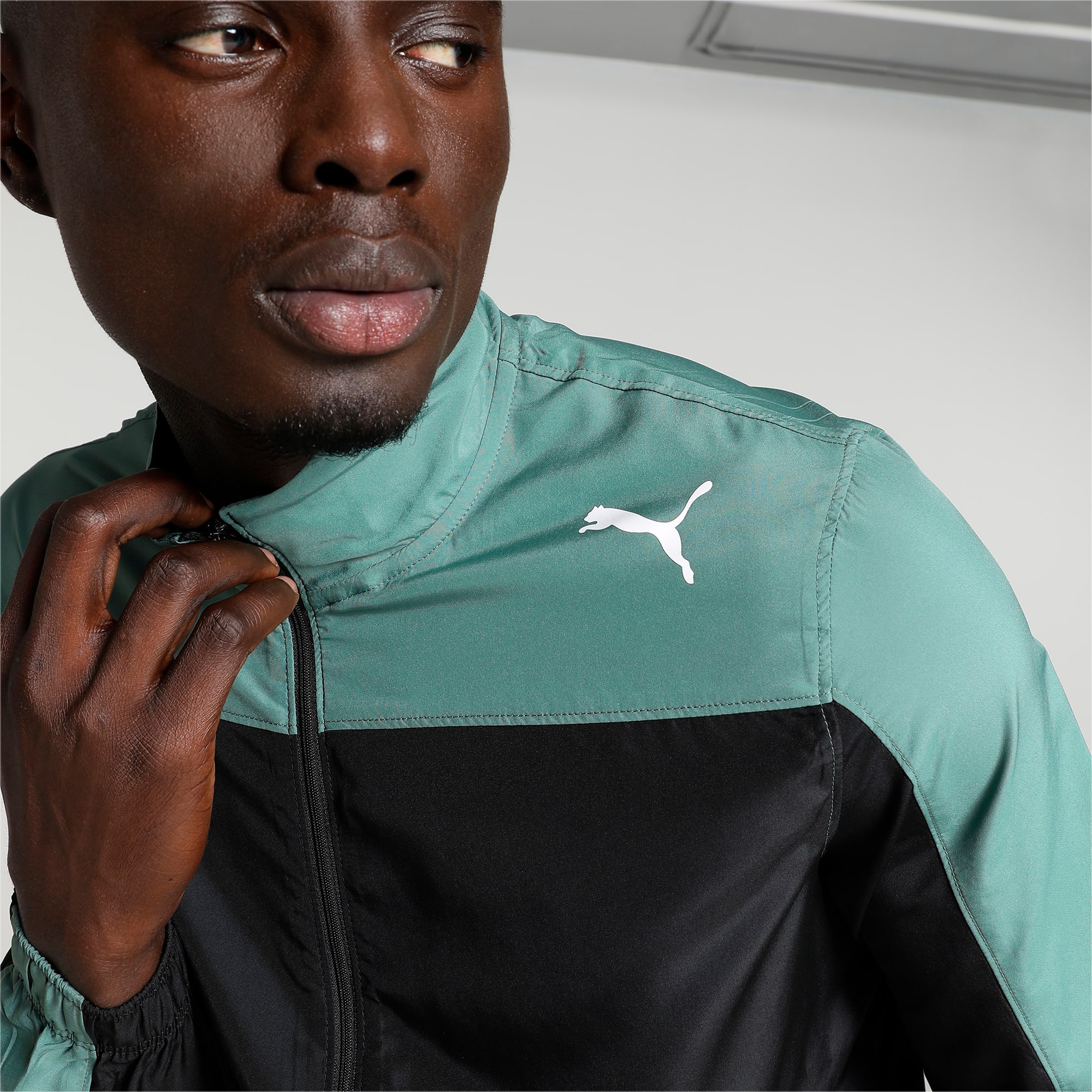Train Favourite Men s Training Tracksuit