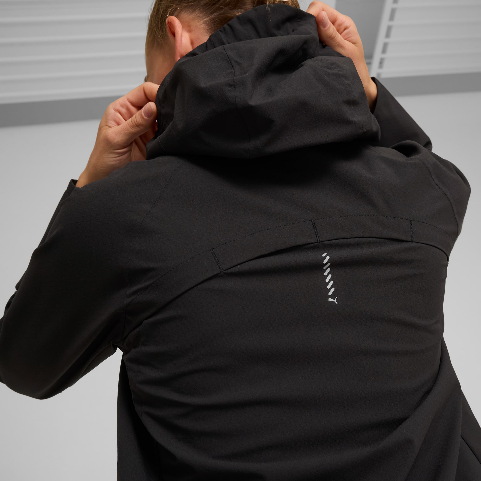 PUMA RUN Women s Rain Jacket