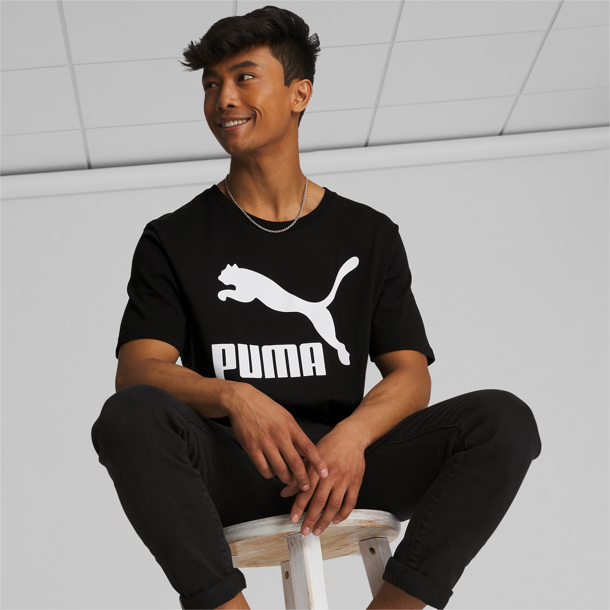 Puma Classics Small Men's Logo T-Shirt, White, S Sneakers