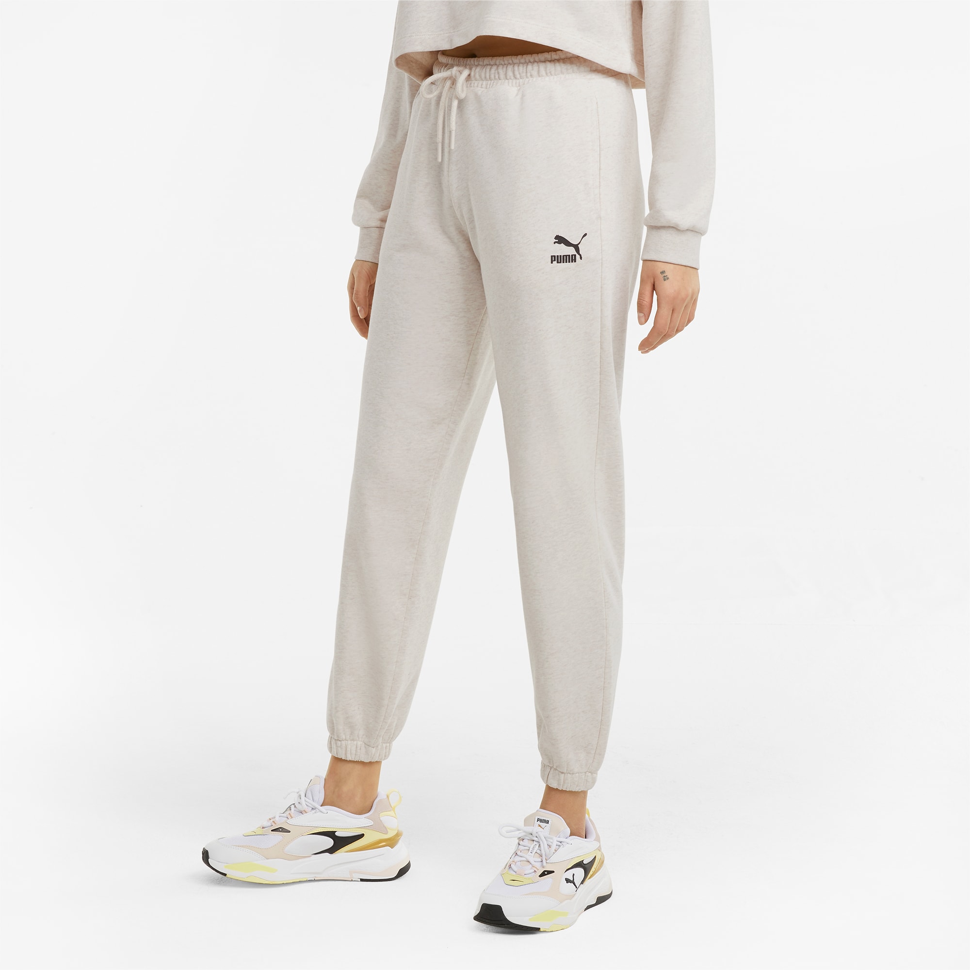 Women in sweatpants clearance