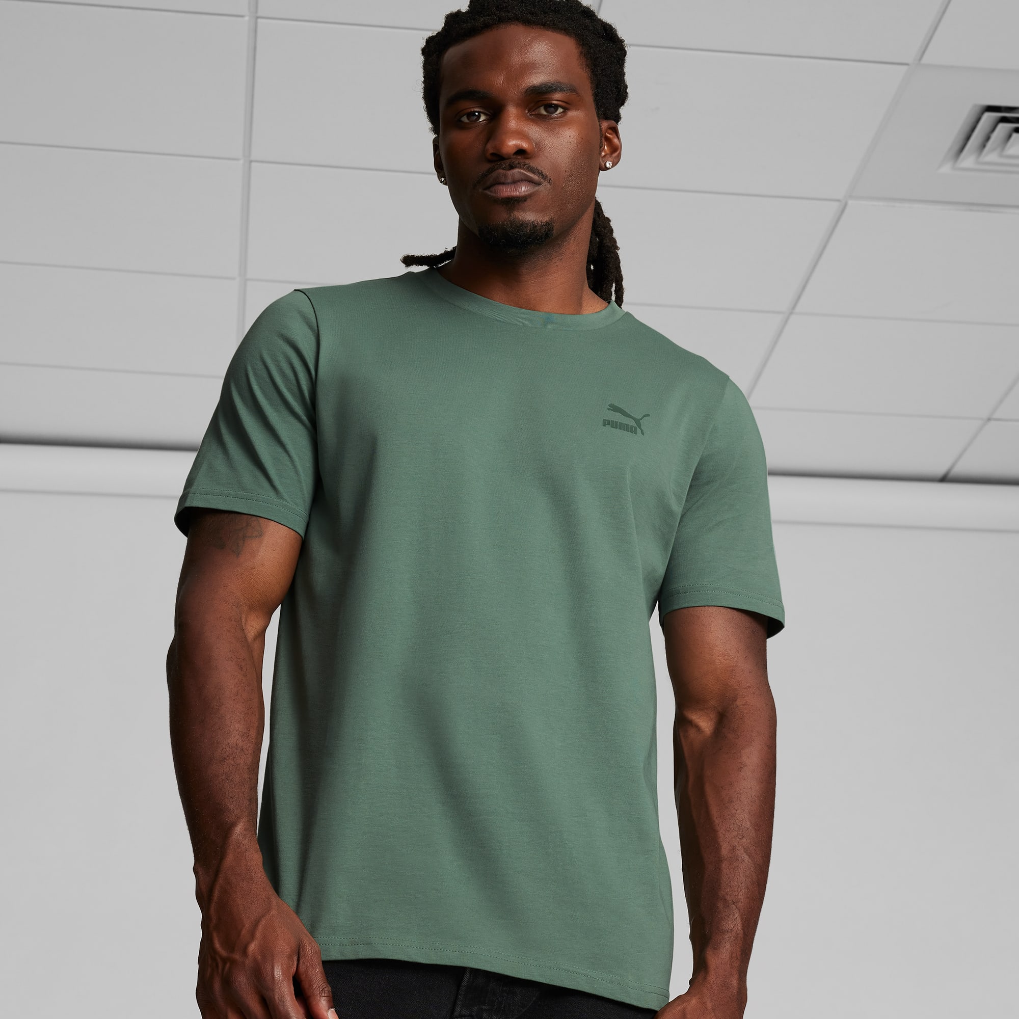 Puma logo store t shirt