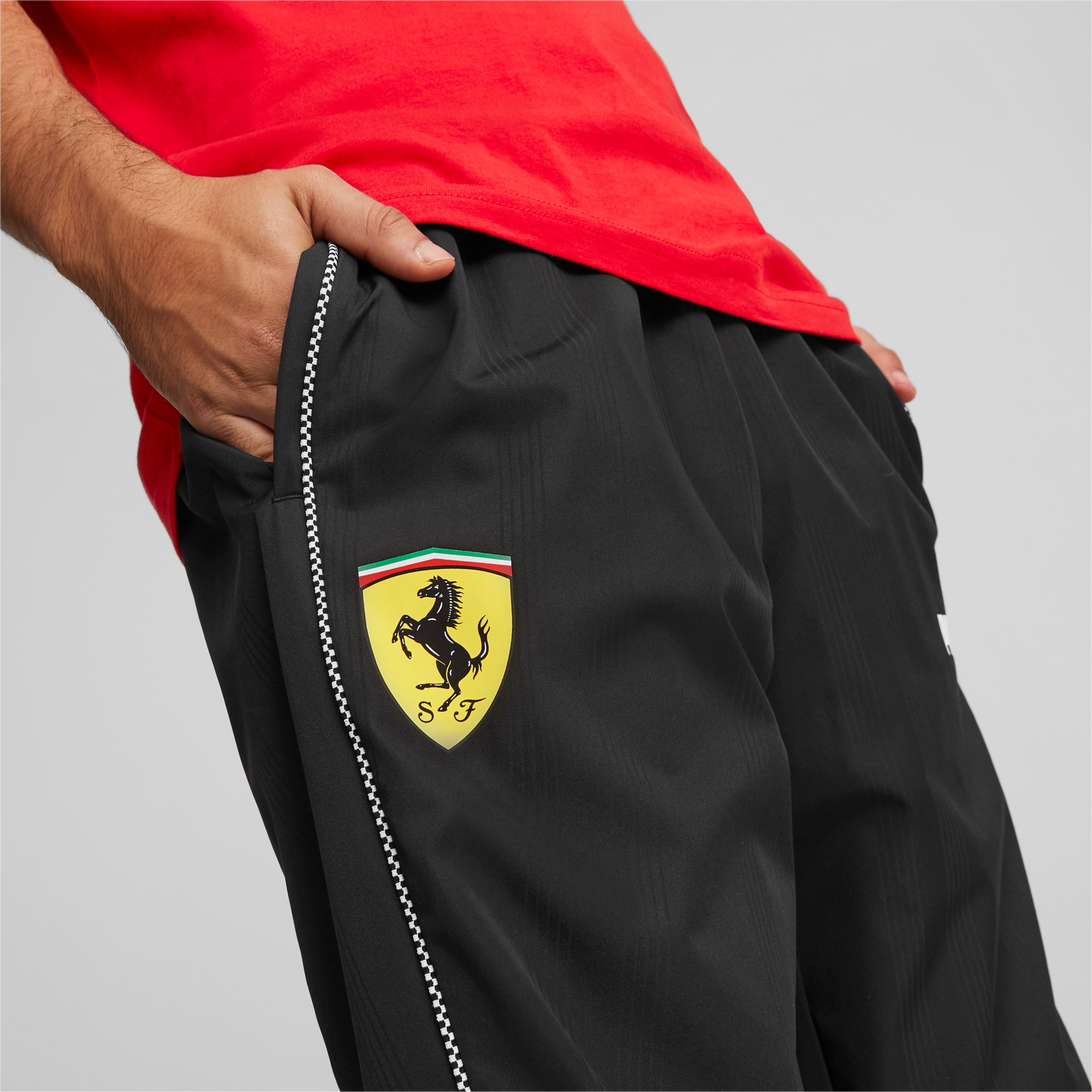 Ferrari vetement shop
