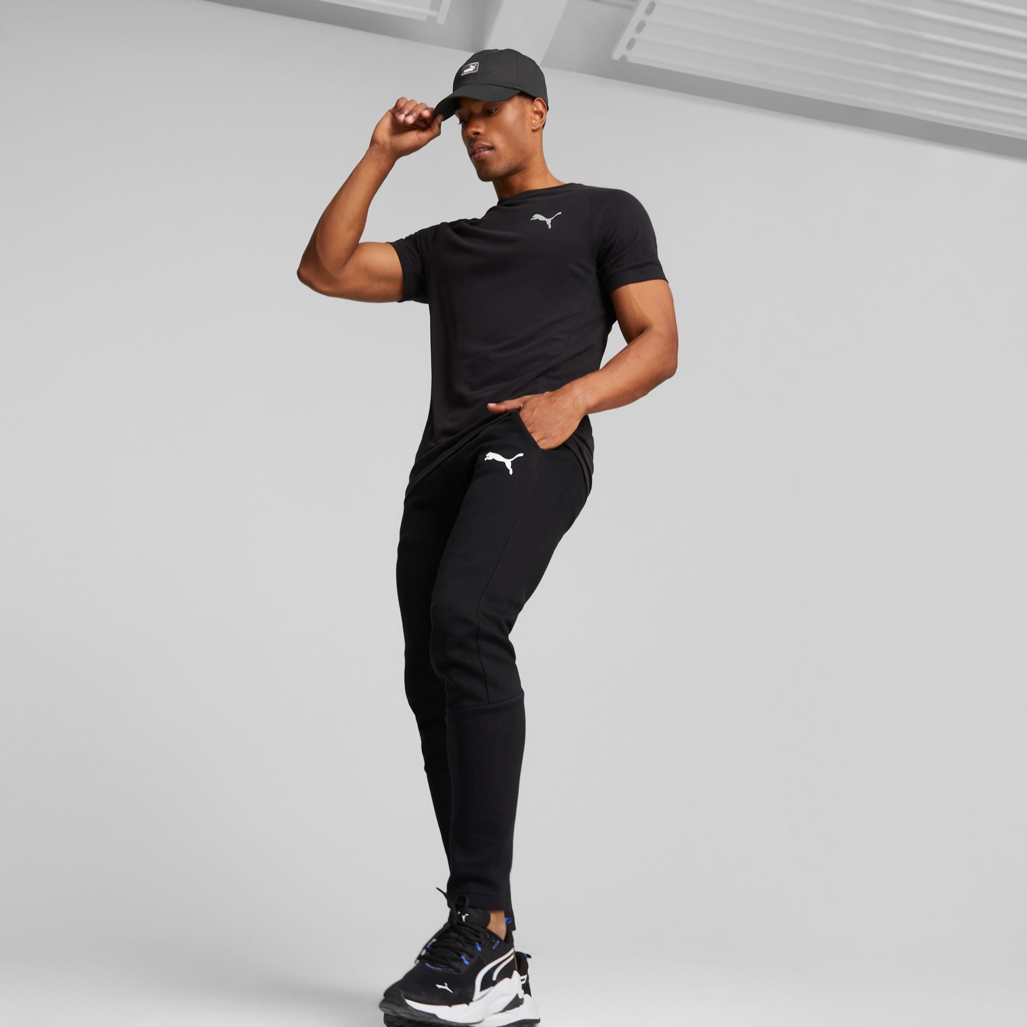 Evostripe Men s Sweatpants