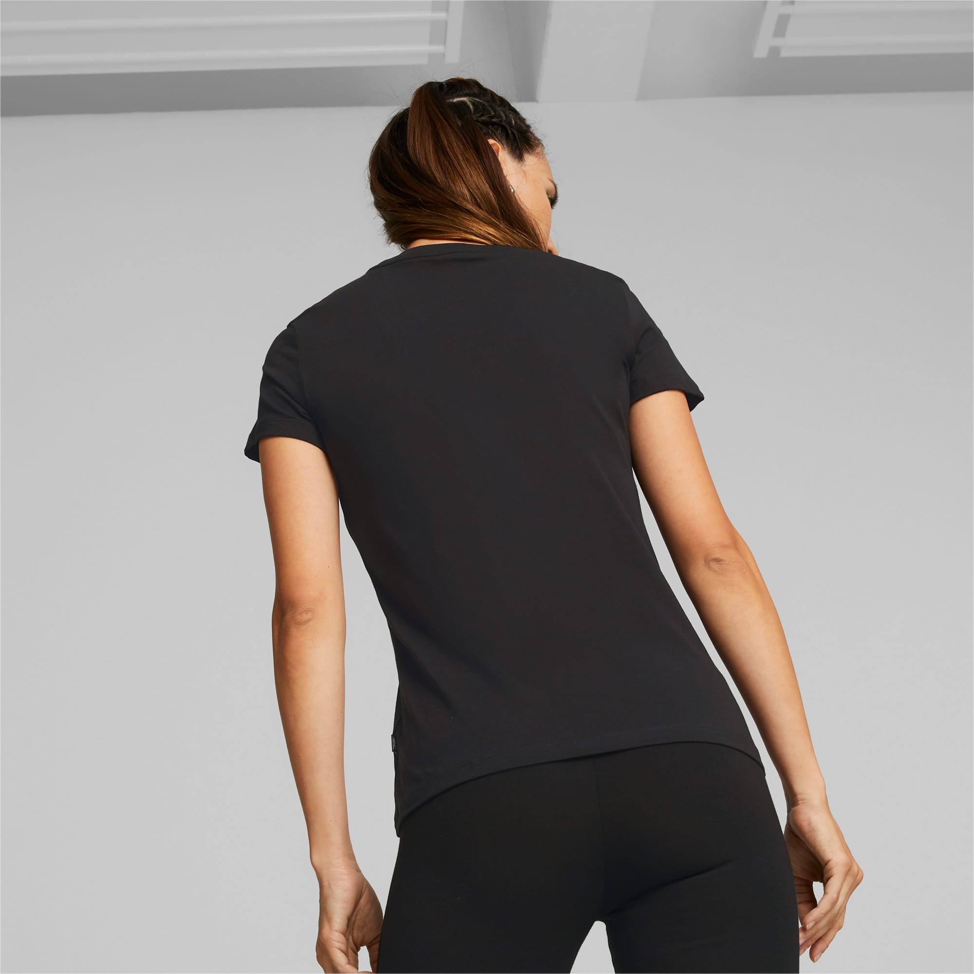 Camiseta Puma Classics Fitted Negra Mujer