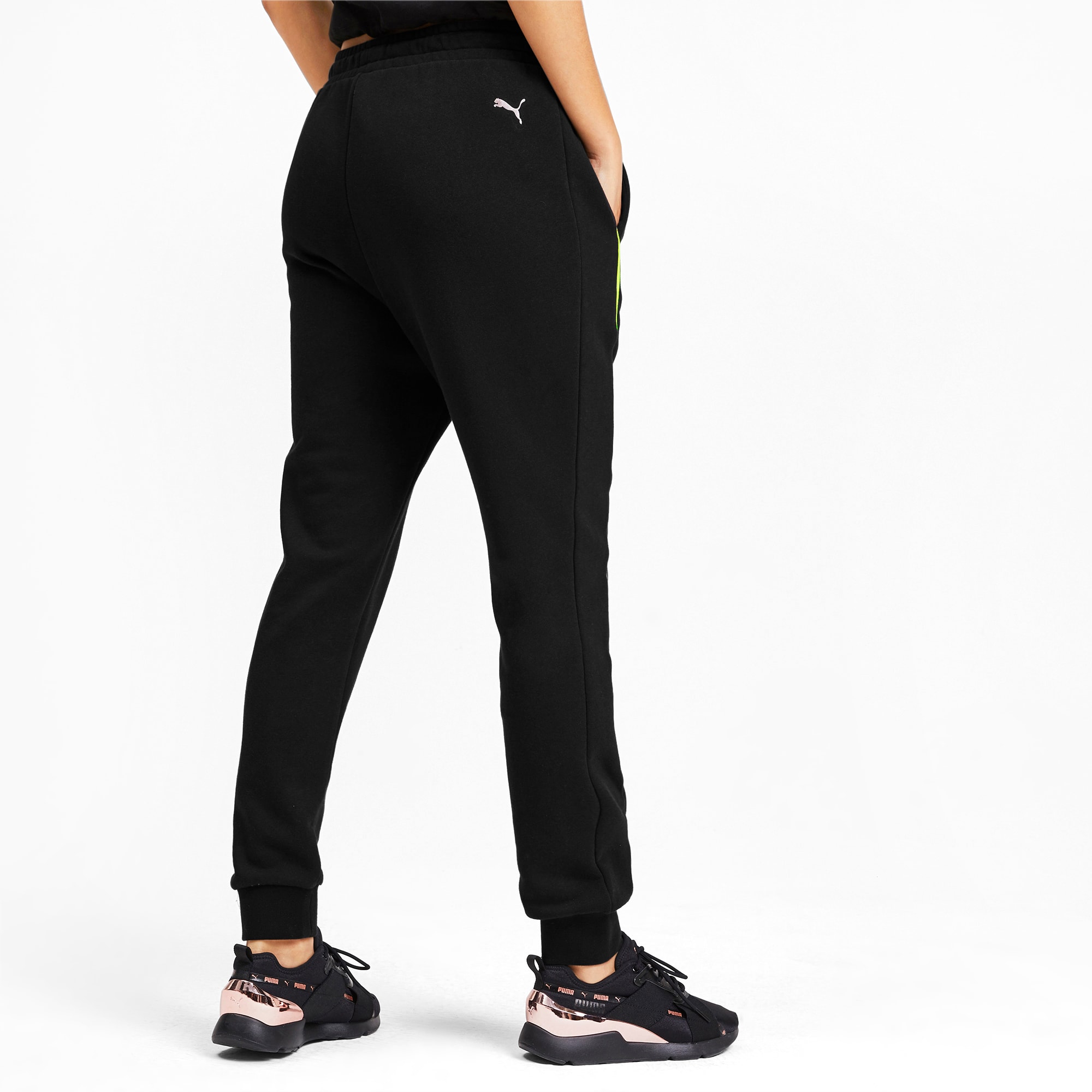 women's sweatpants with back pockets