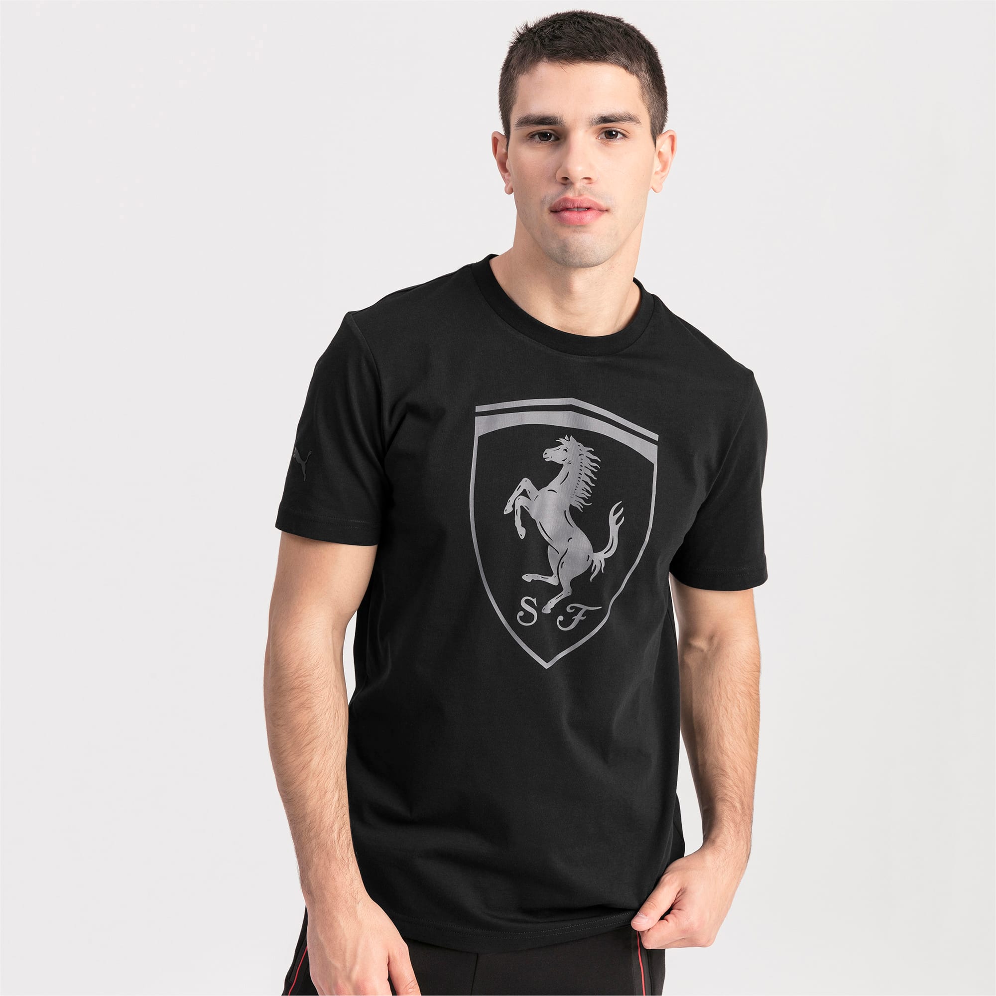 T-shirt Ferrari Big Shield uomo | Puma Black | PUMA Scuderia Ferrari | PUMA  Italia