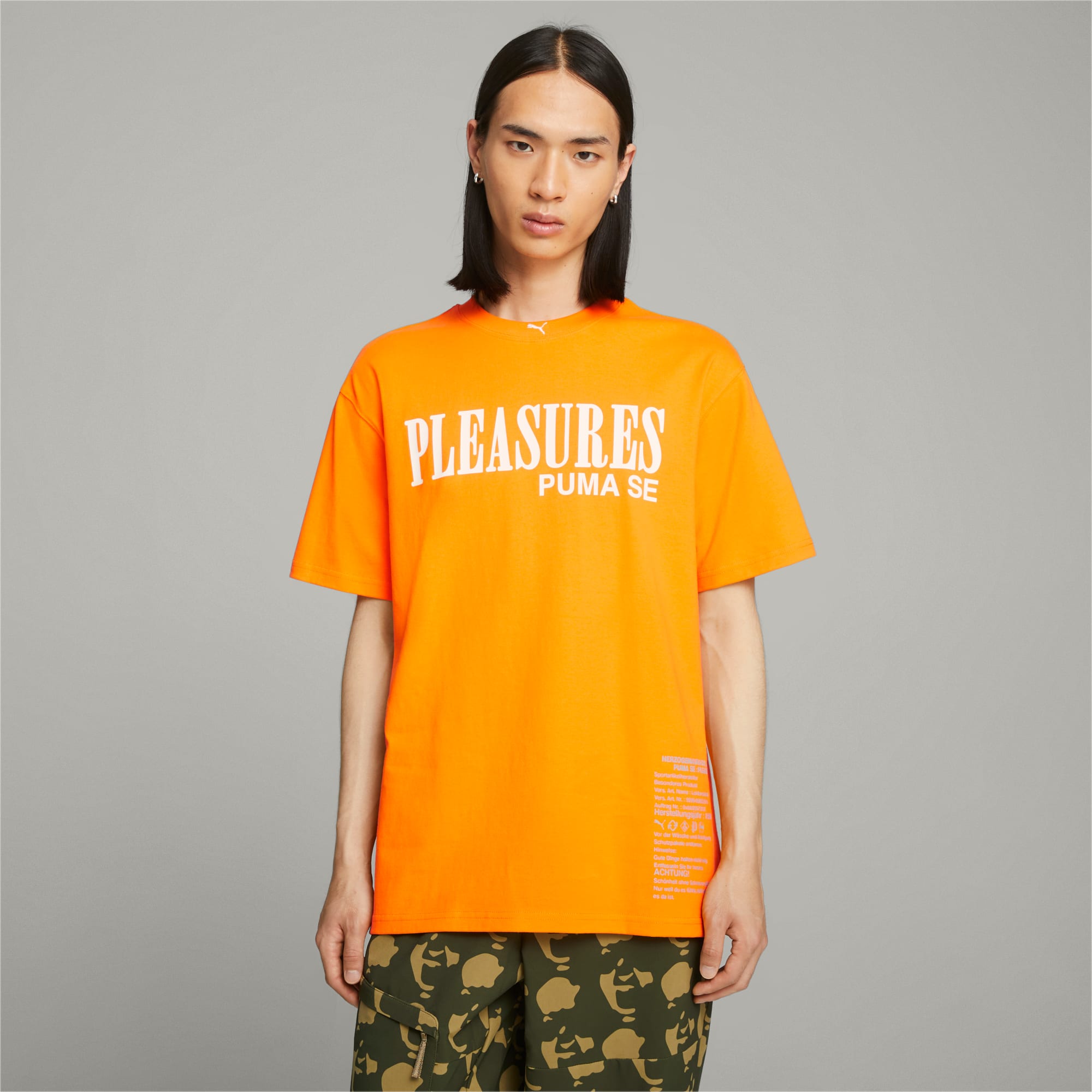 PUMA公式】ユニセックス PUMA x PLEASURES TYPO Tシャツ