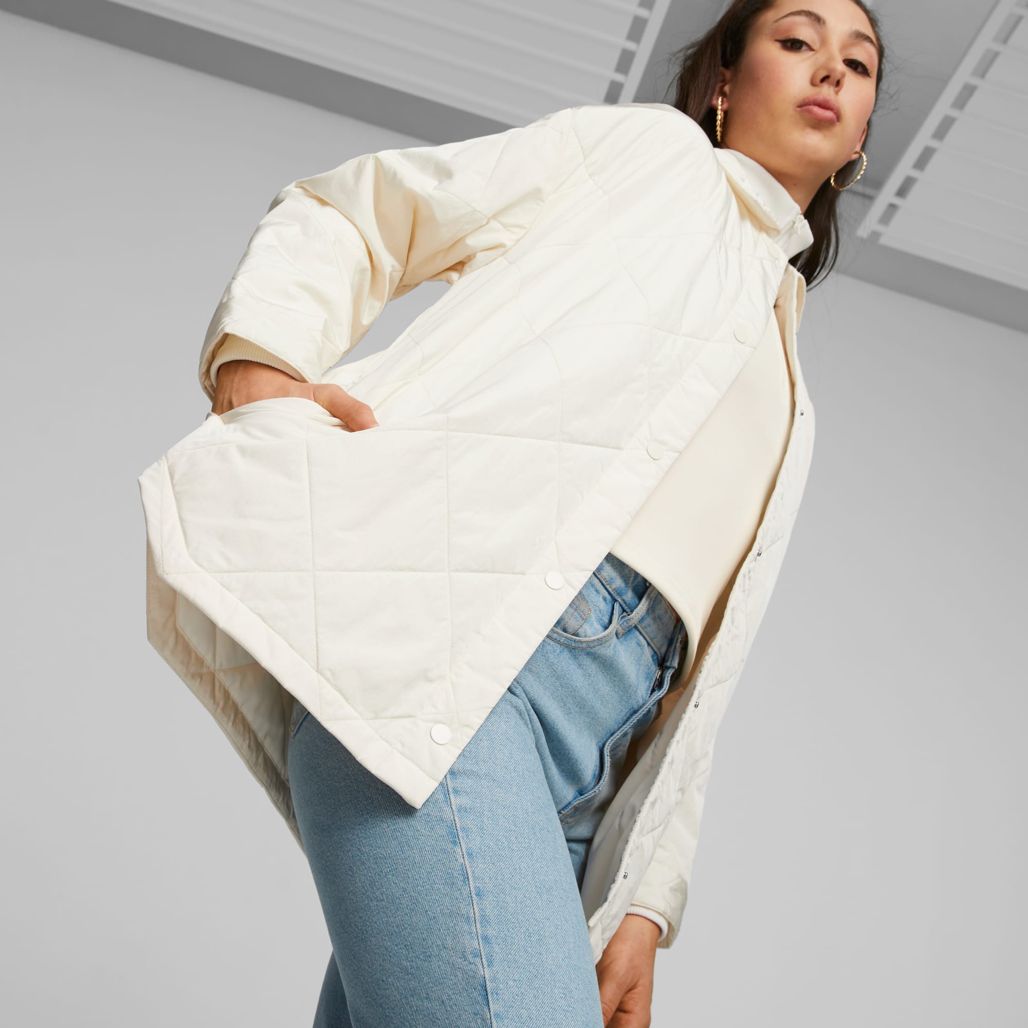 L プーマ CLASSICS FAUX FUR ファージャケット ホワイト XL プーマ CLASSICS FAUX FUR ファージャケット ホワイト