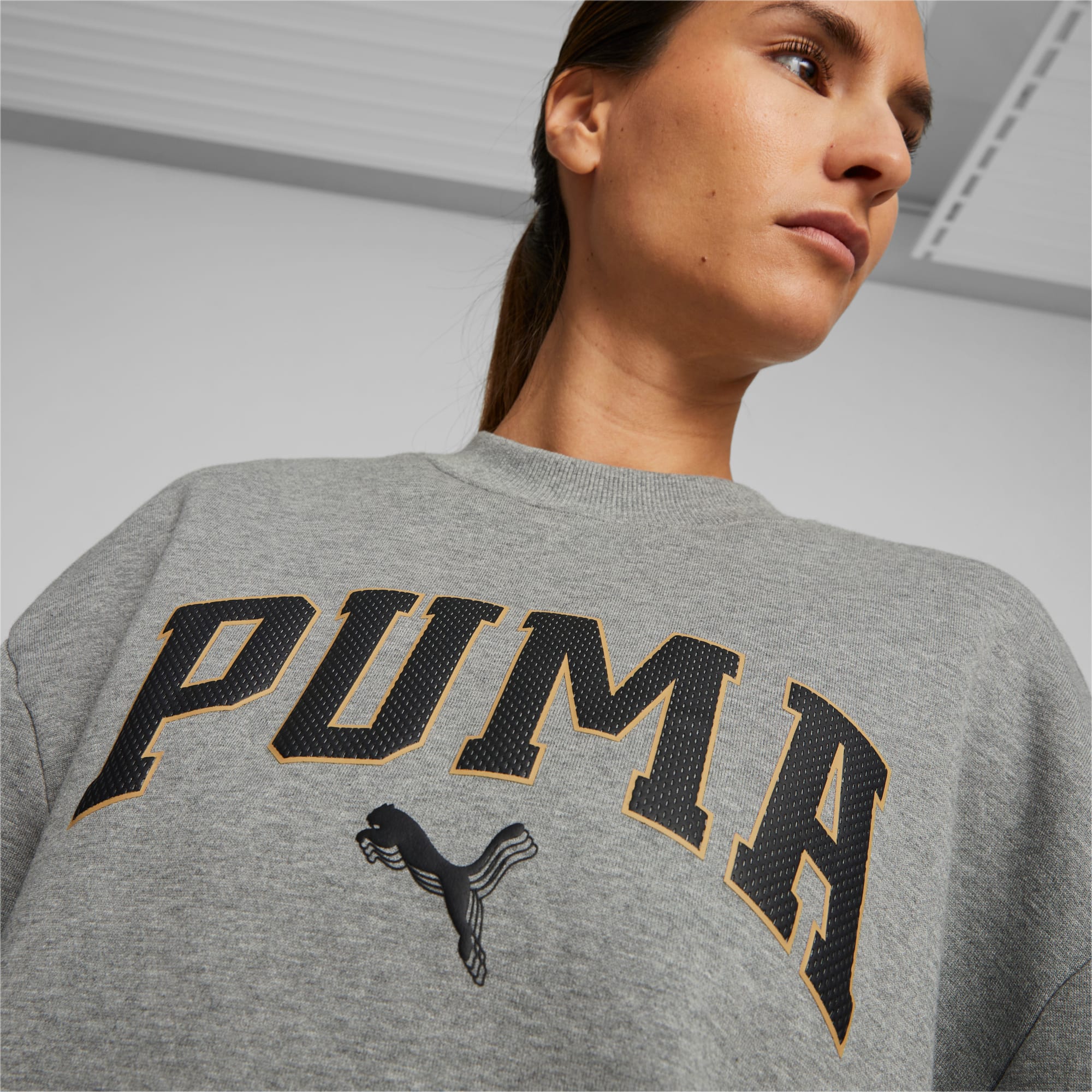 Puma gold cheap logo sweatshirt