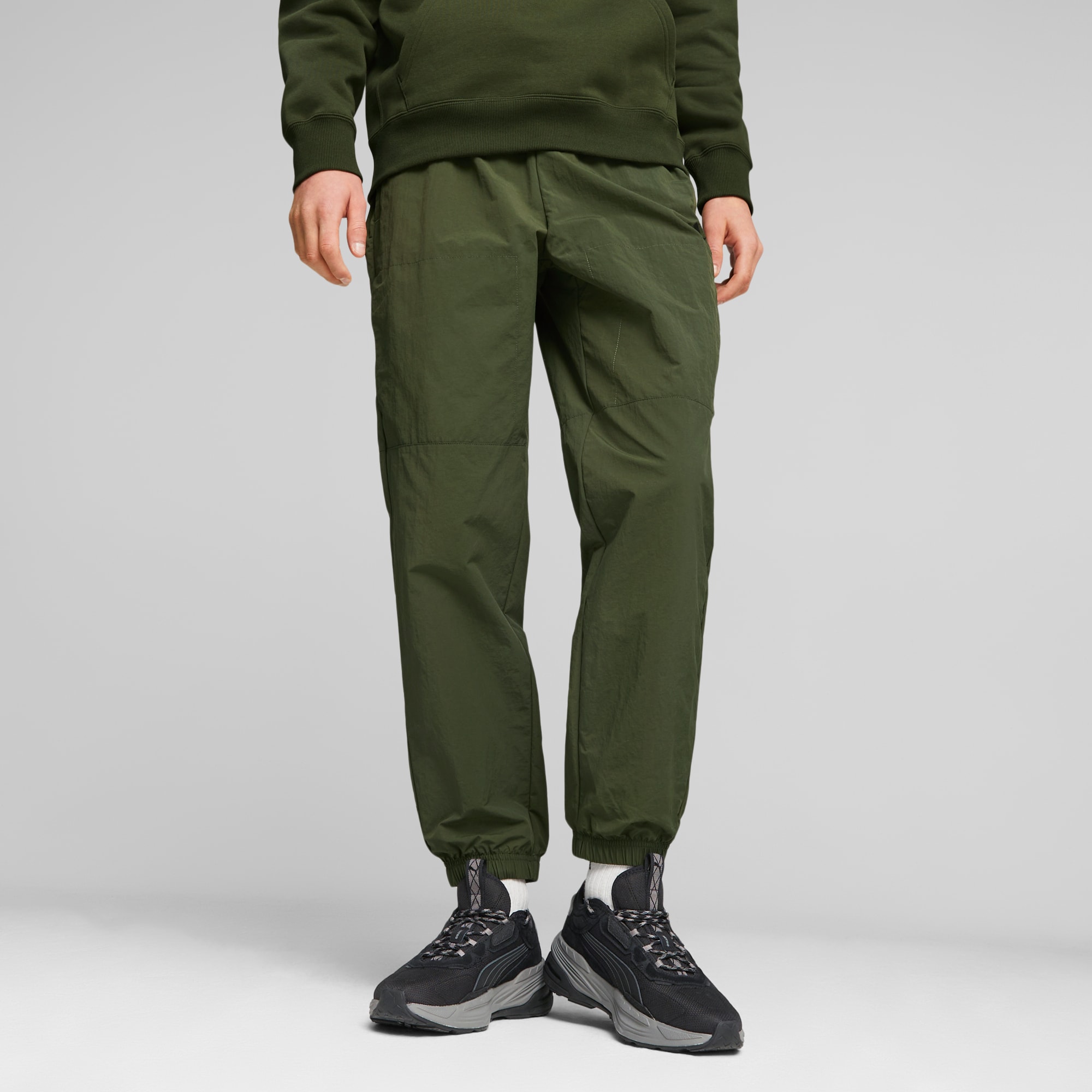 Elastic Waist Straight Fit Man Shell Cargo Pants