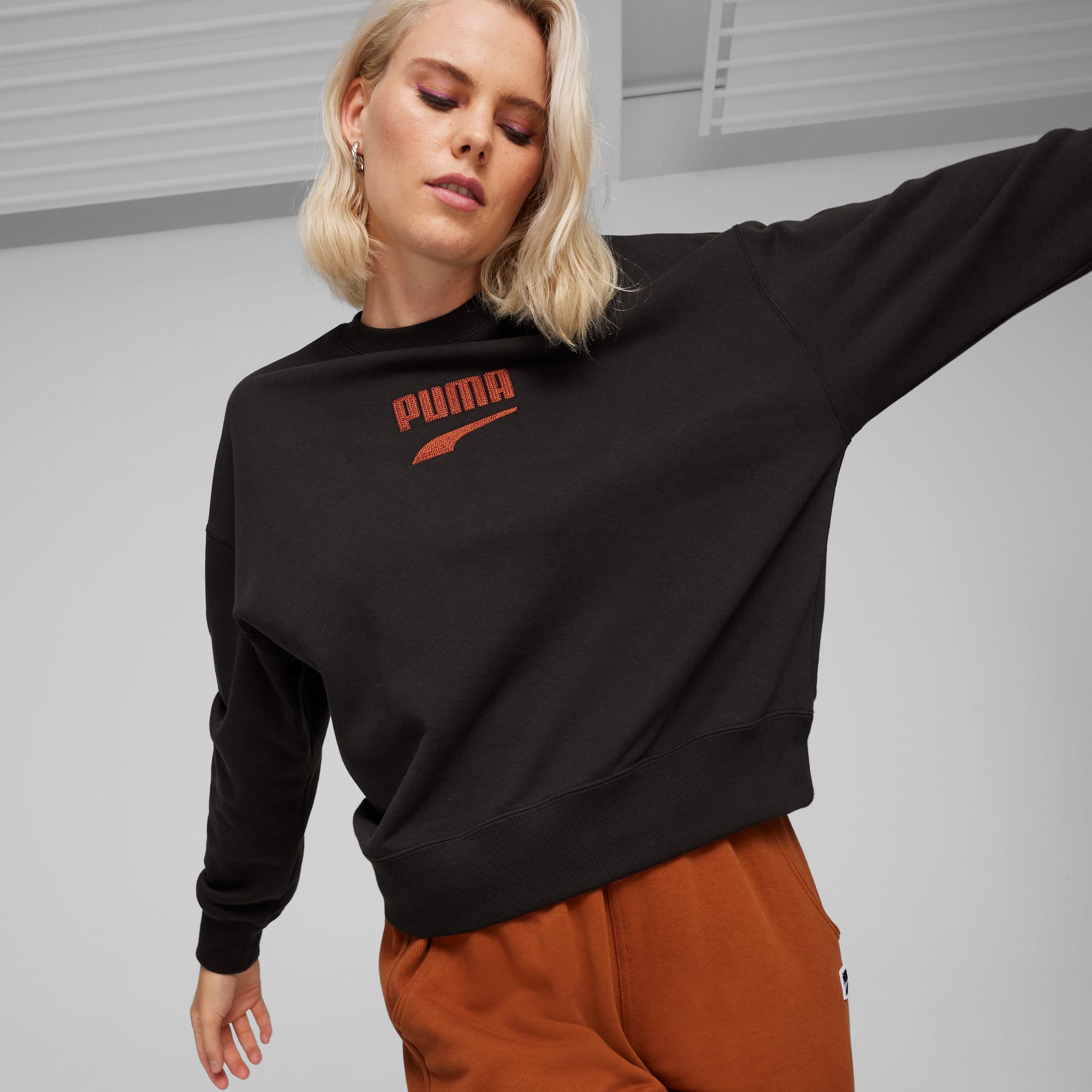 DOWNTOWN Women's Oversized Crew