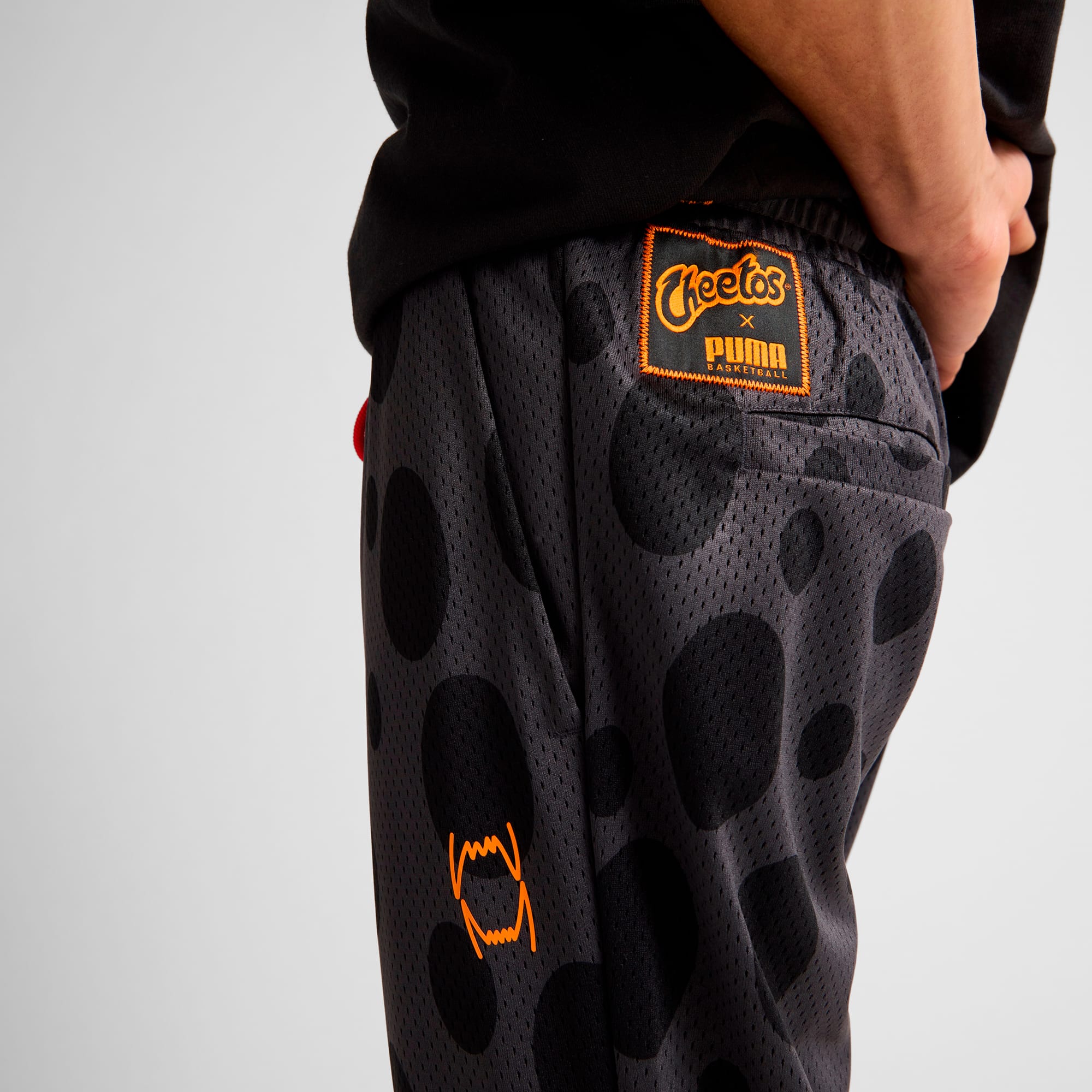 【国内発送】 PUMA HOOPS x CHEETOS® Men's Pants | PUMA ウェア
