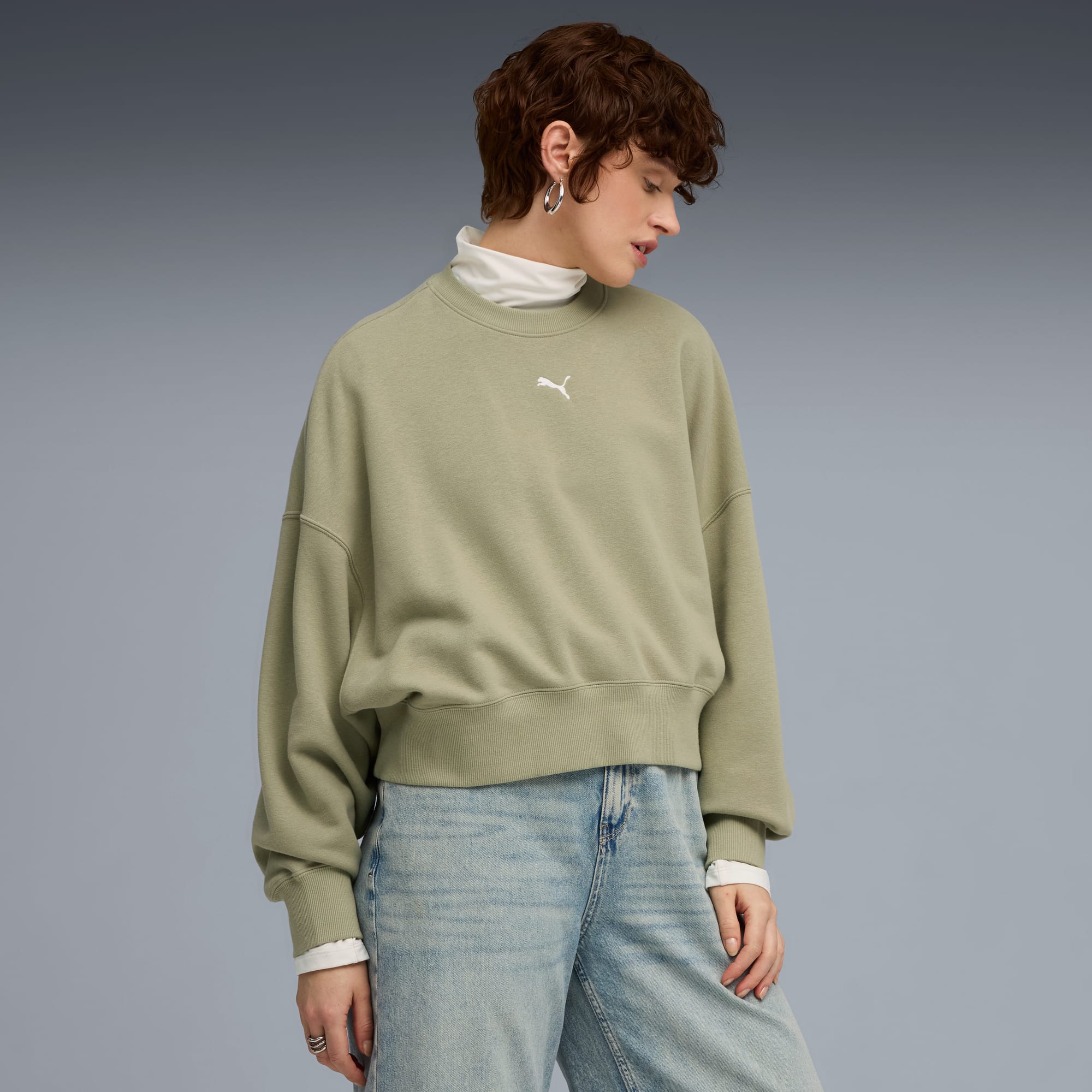 Wardrobe Essentials Women's Oversized Crew Sweatshirt | PUMA
