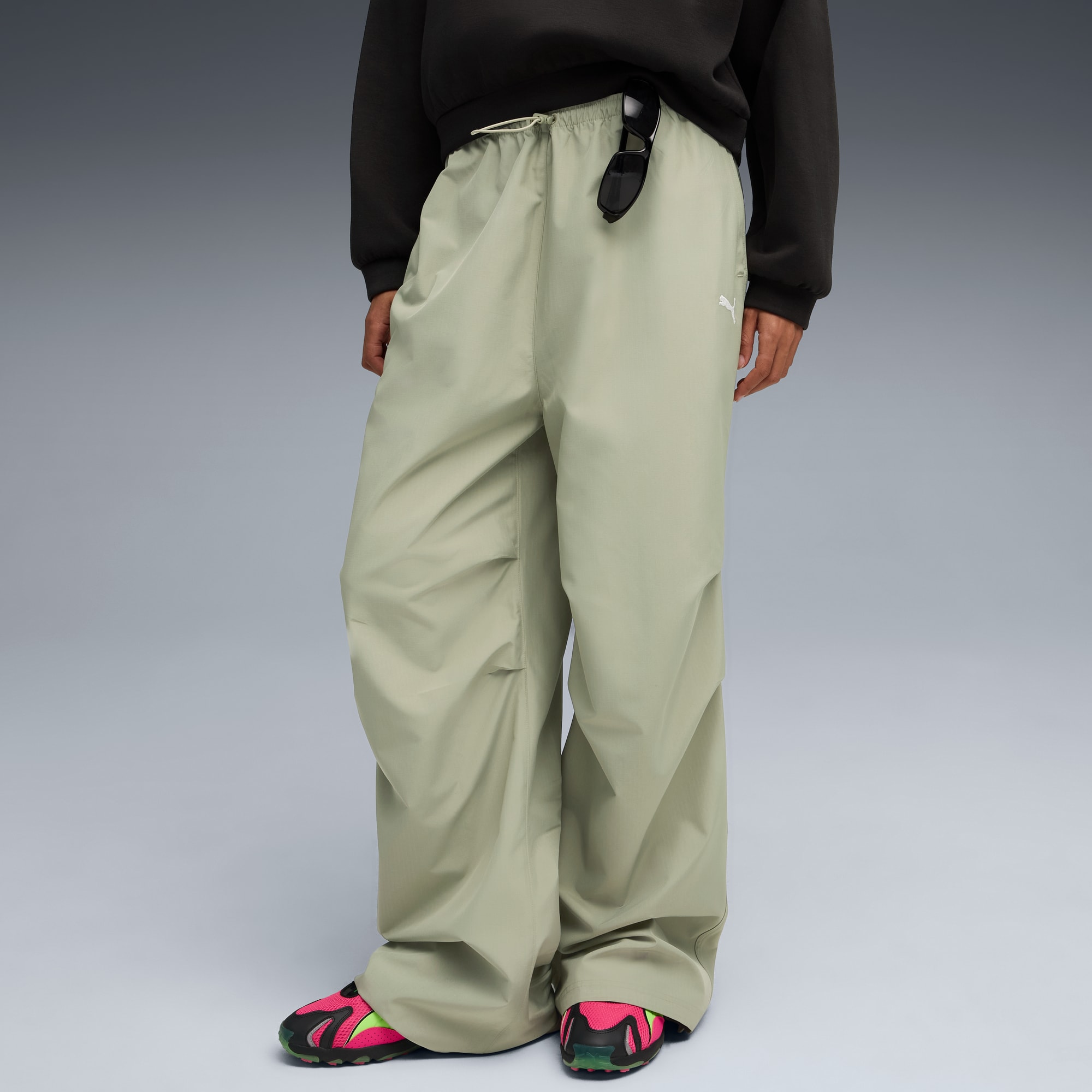   WOMEN’S RELAXED FIT PARASUIT PANTS MS055 Wardrobe Essentials Parachute Woven Pants Women | PUMA