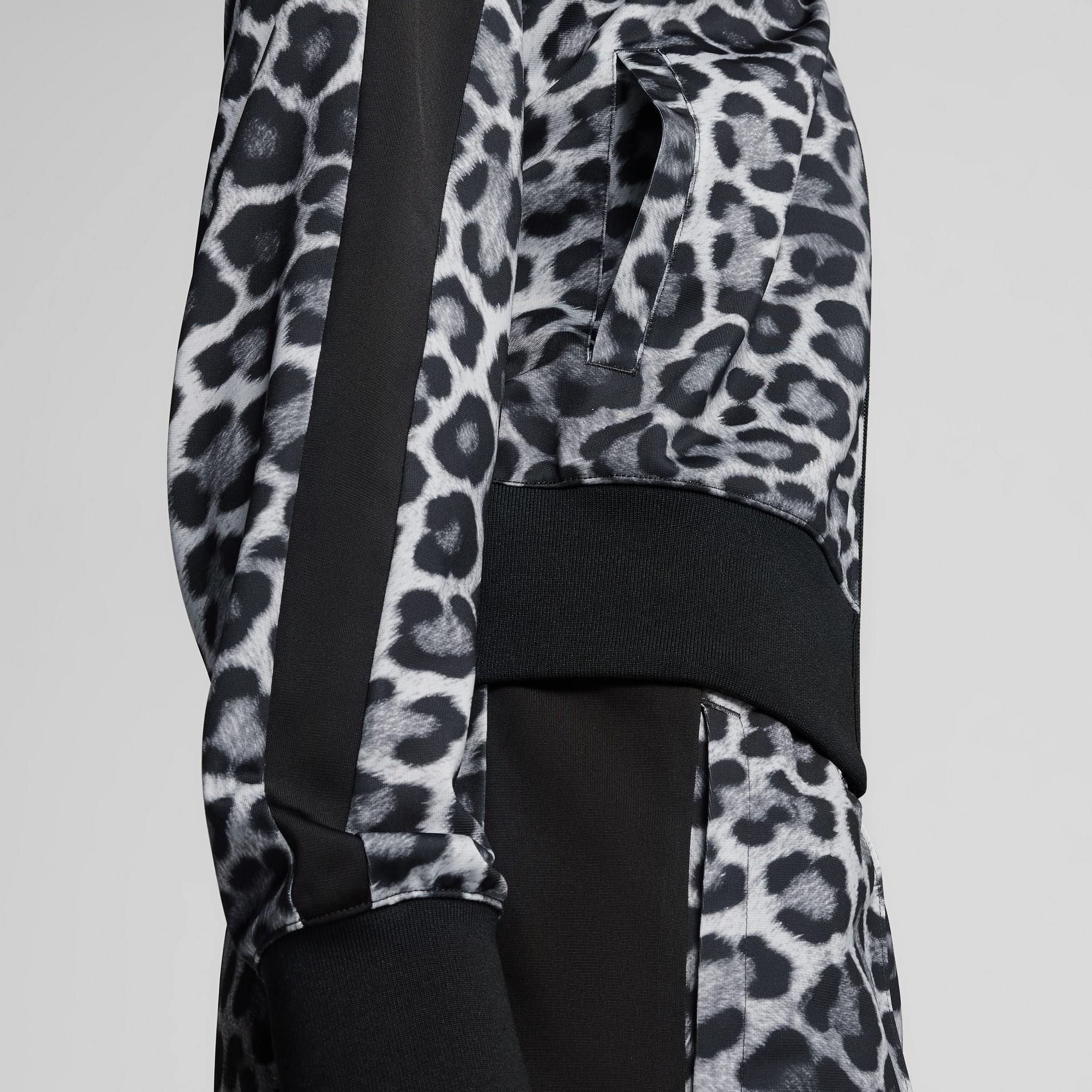 T7 LEO LUXE Women's All-Over Print Short Track Jacket | PUMA