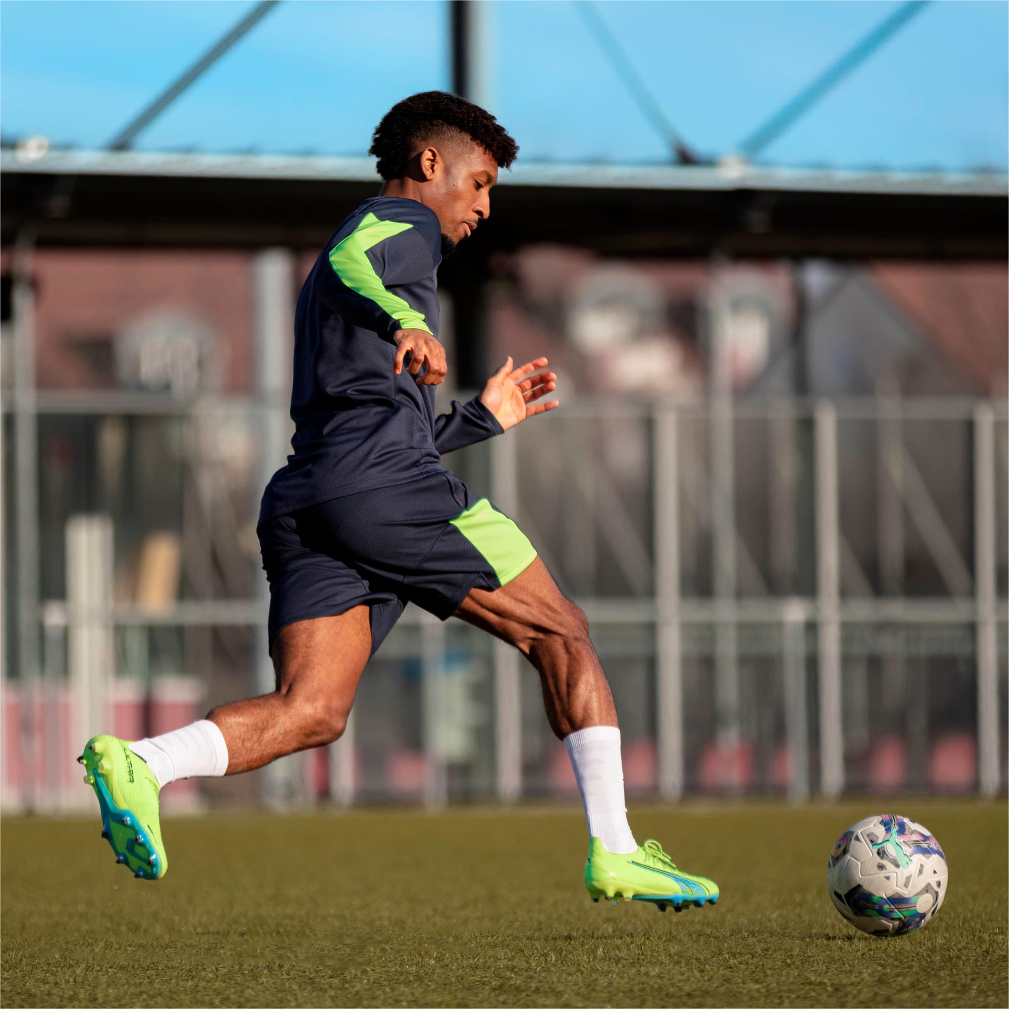Puma football training shorts mens shop