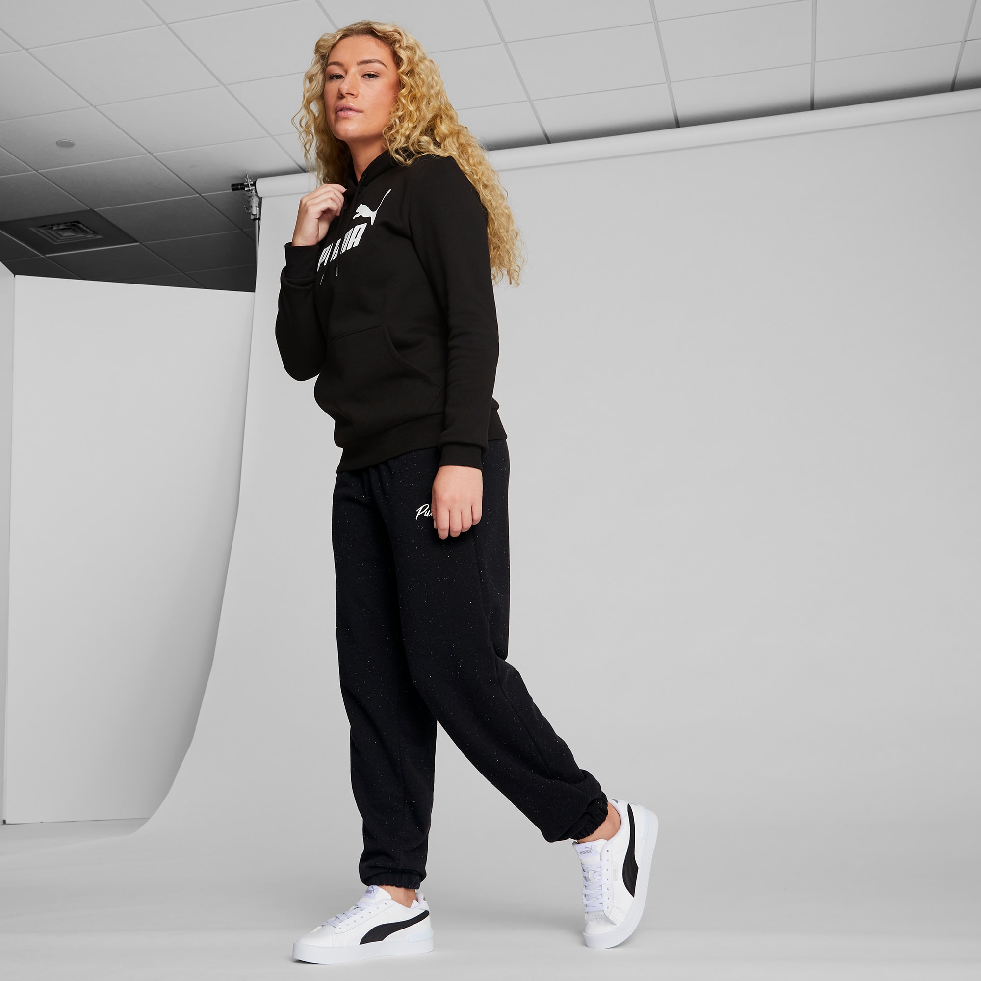 Women's Live In French Terry Jogger Sweatpants PUMA Размер: XS купить в  интернет-магазине , женские спортивные брюки PUMA