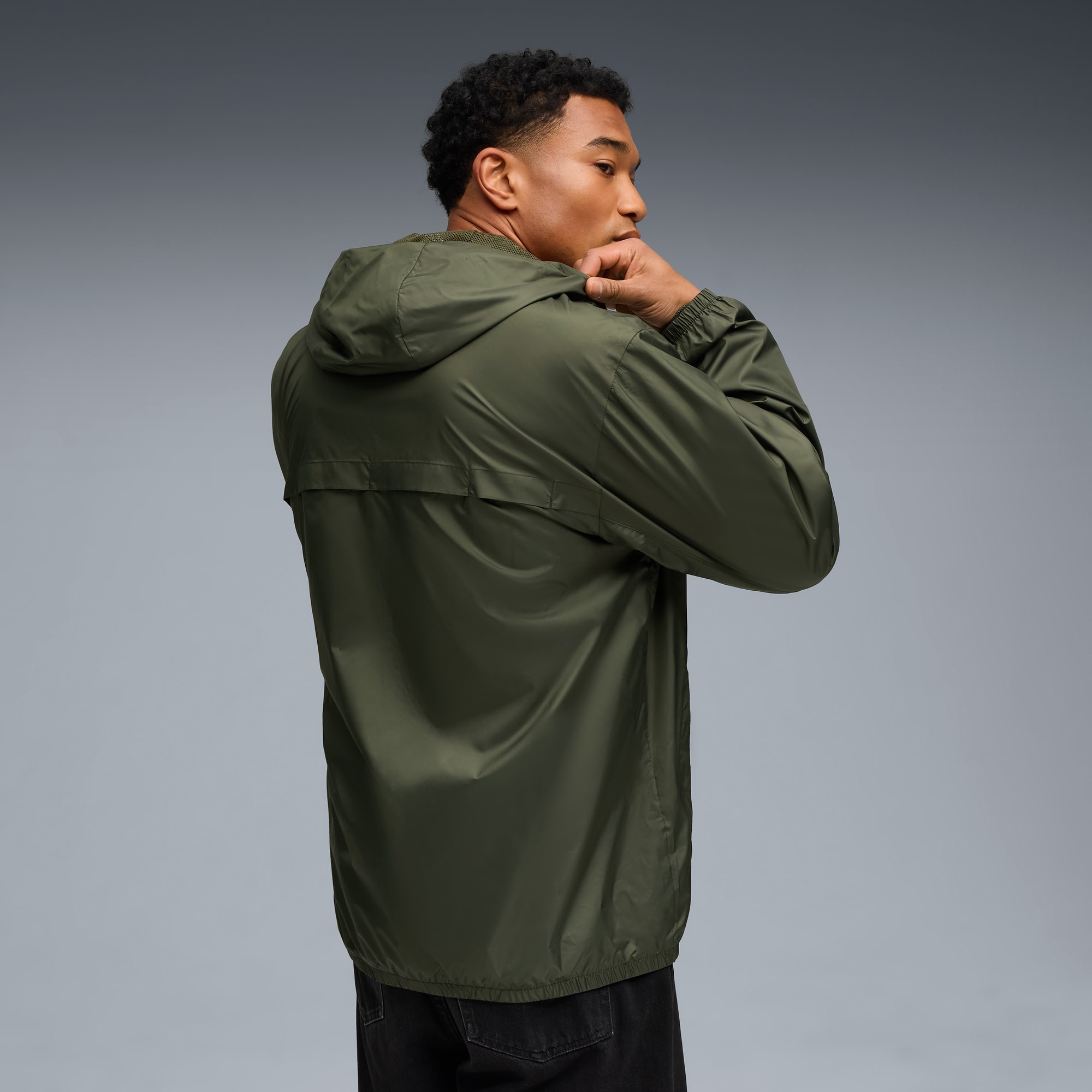 wear out sweat カーキ Essentials Regular Windbreaker Men | green | PUMA