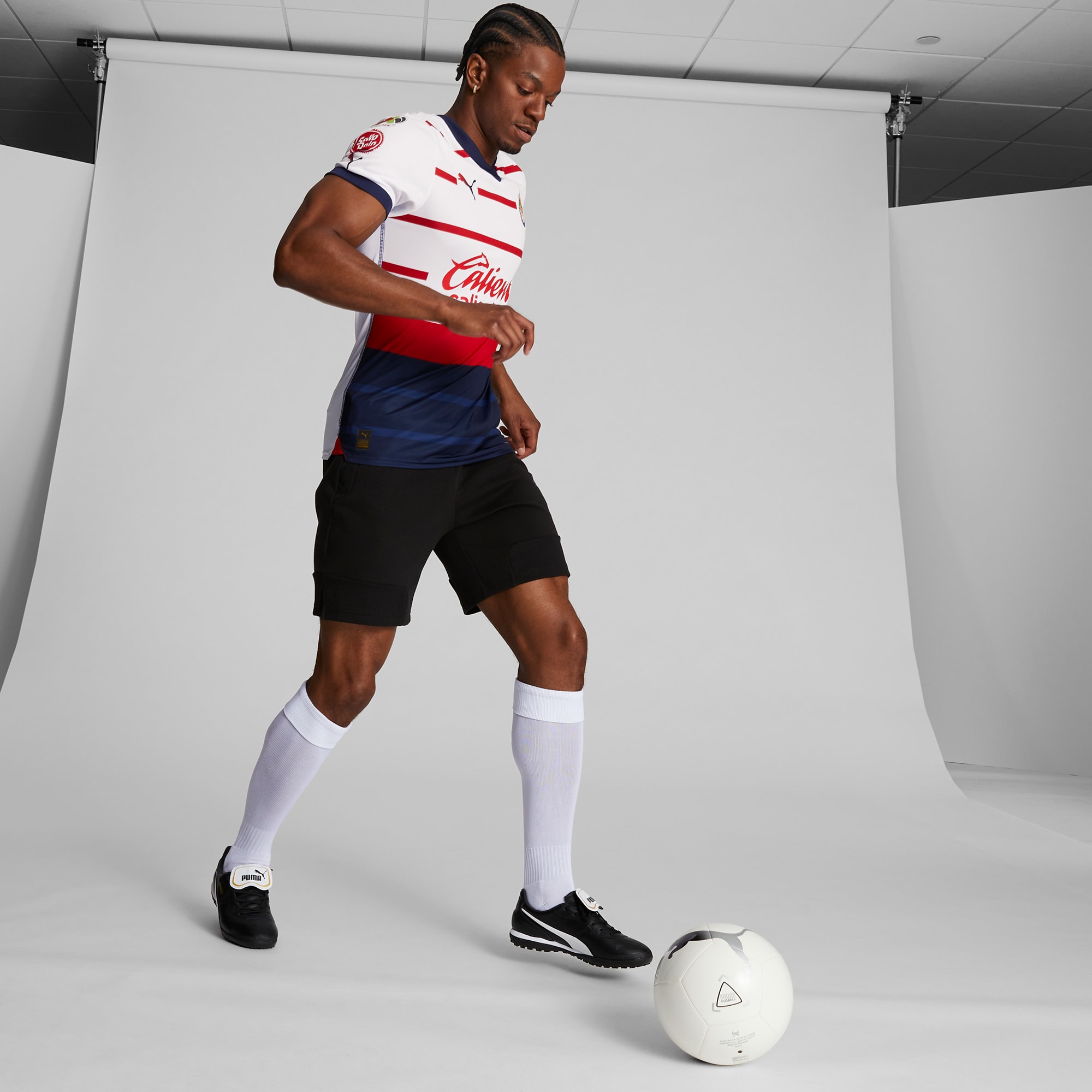 Chivas white jersey new arrivals