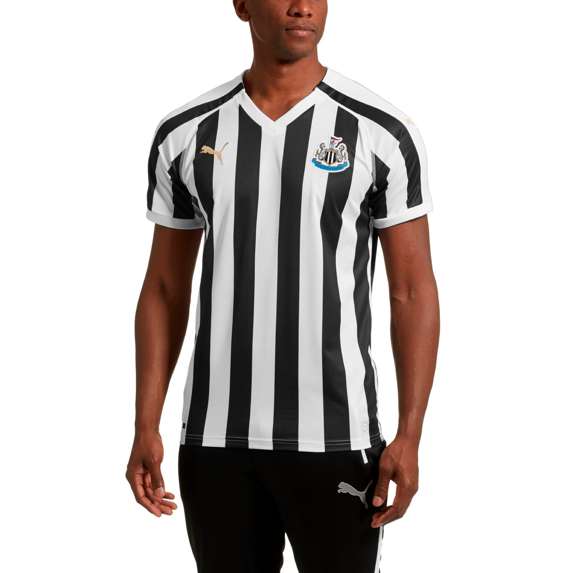 Newcastle United Men s Home Replica Jersey PUMA