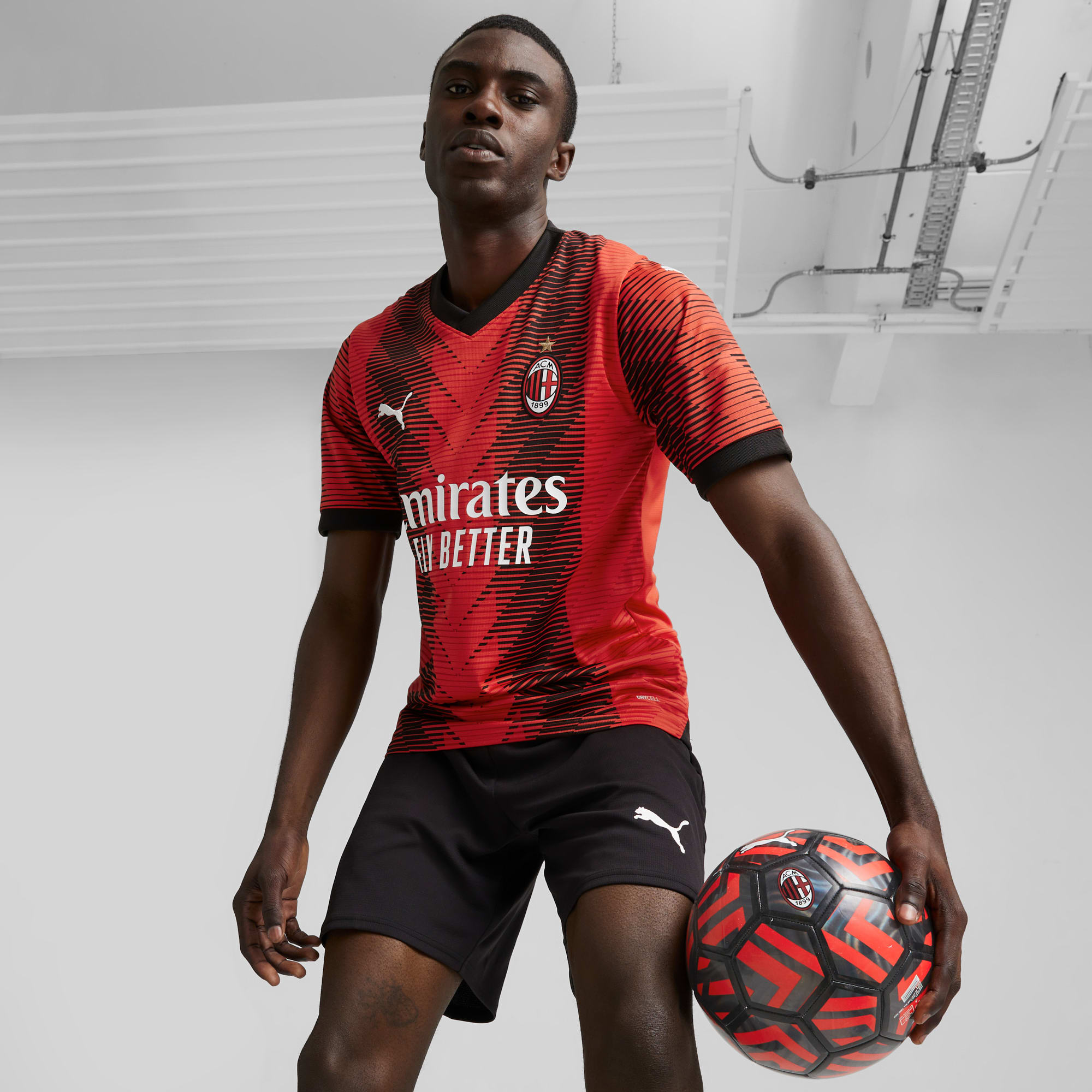 Camiseta deportiva A.C. Milan r plica local para hombre black PUMA