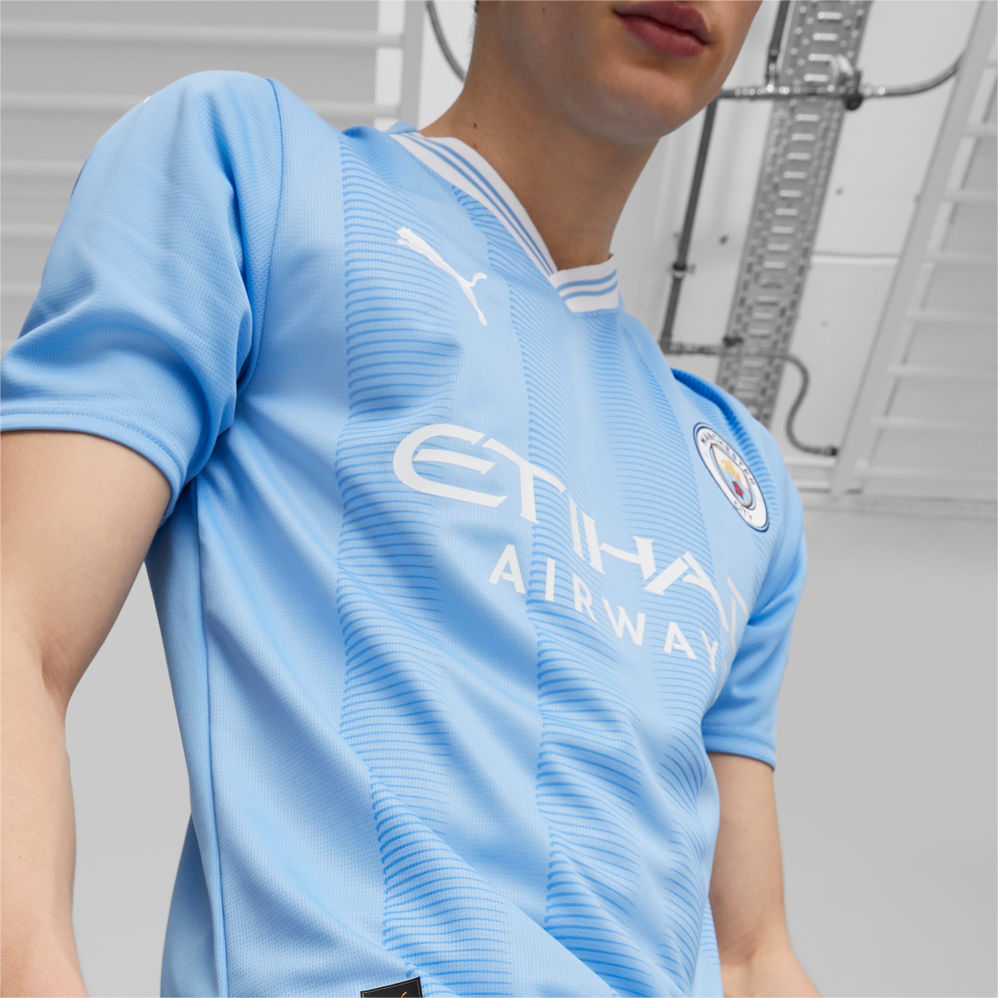 Puma Men's Manchester City 2023/24 Authentic Home Jersey Light Blue/White, L