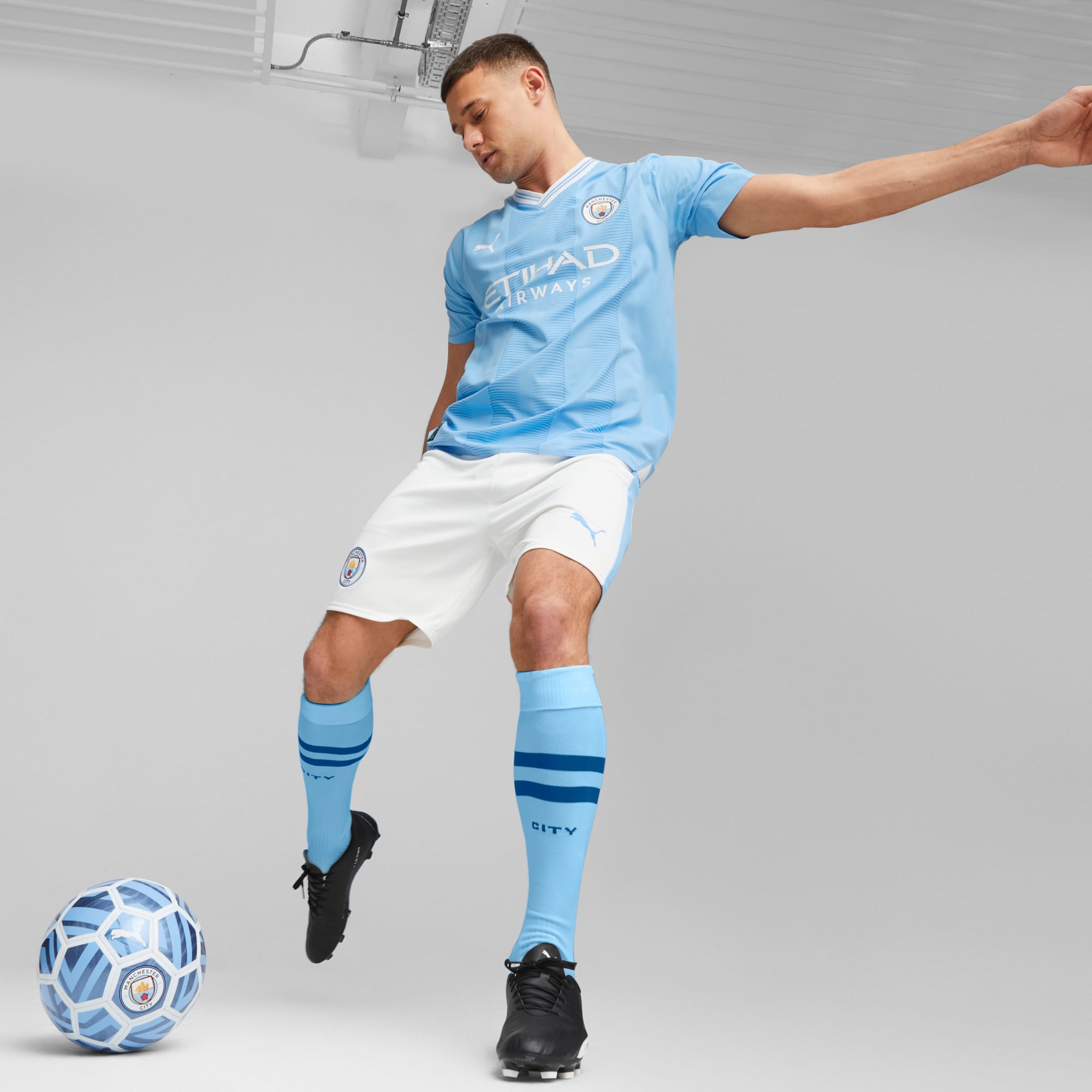 Manchester City Football Shorts PUMA White Team Light Blue