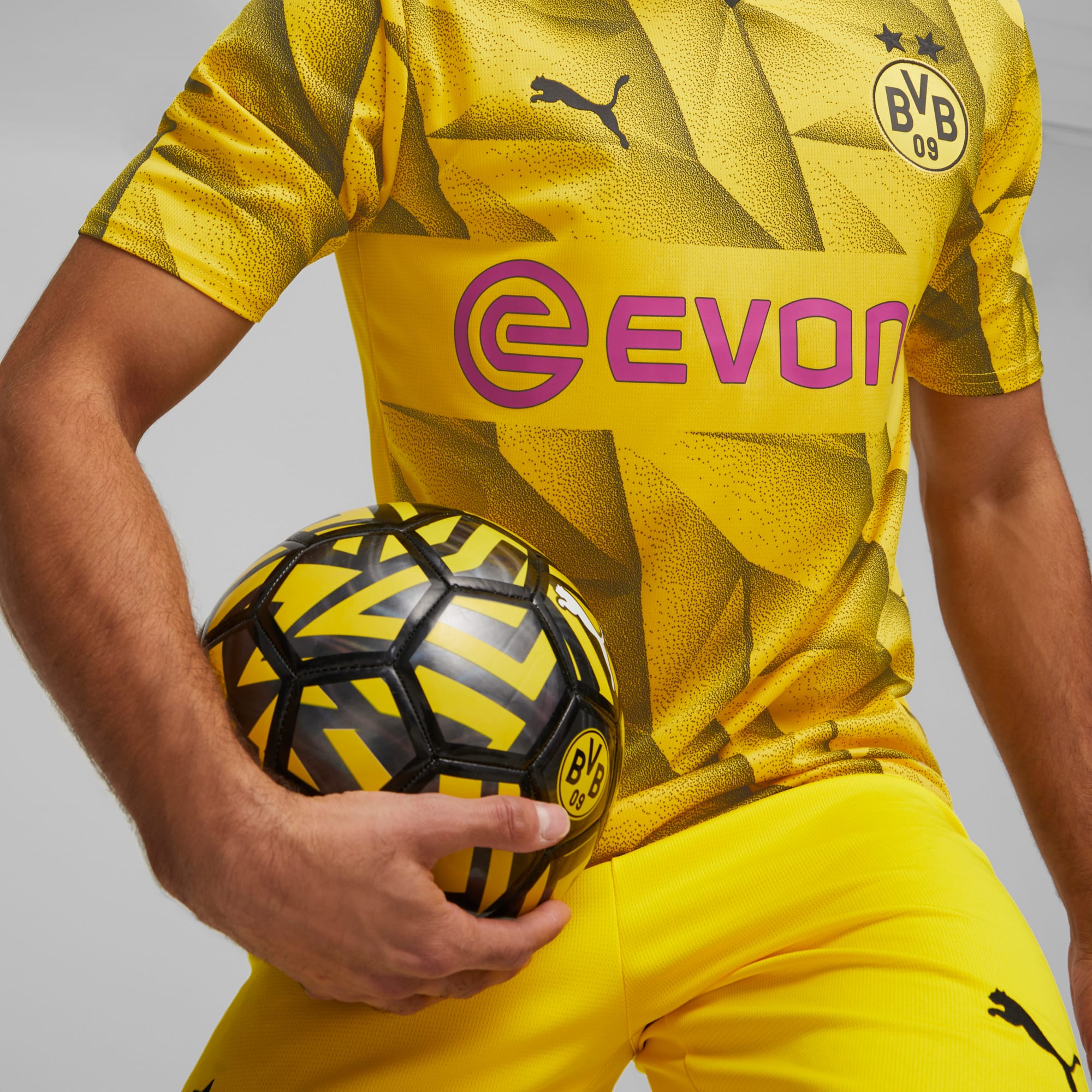 PUMA Dortmund 22/23 Training Jersey (Yellow)