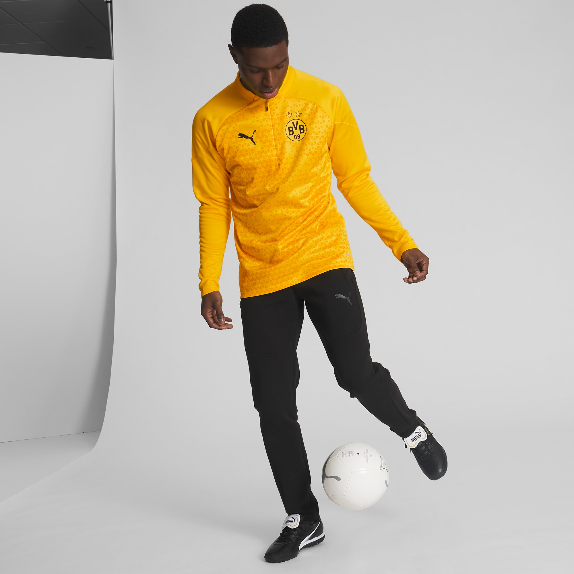 Borussia Dortmund Men s Soccer Training Fleece PUMA