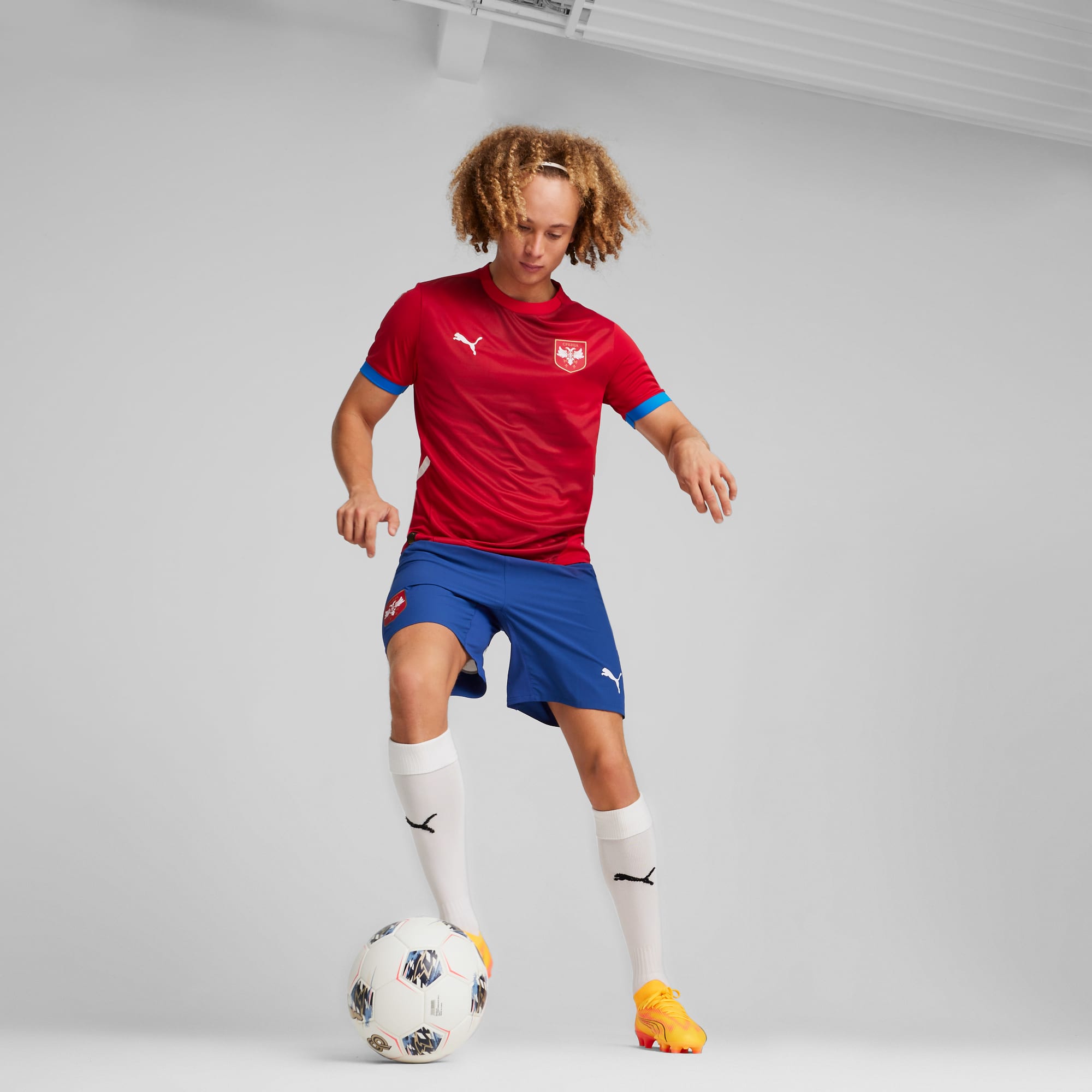 Maglia da calcio in jersey gara Home Serbia 2024 da uomo, Dark Cherry-PUMA Team Royal, large
