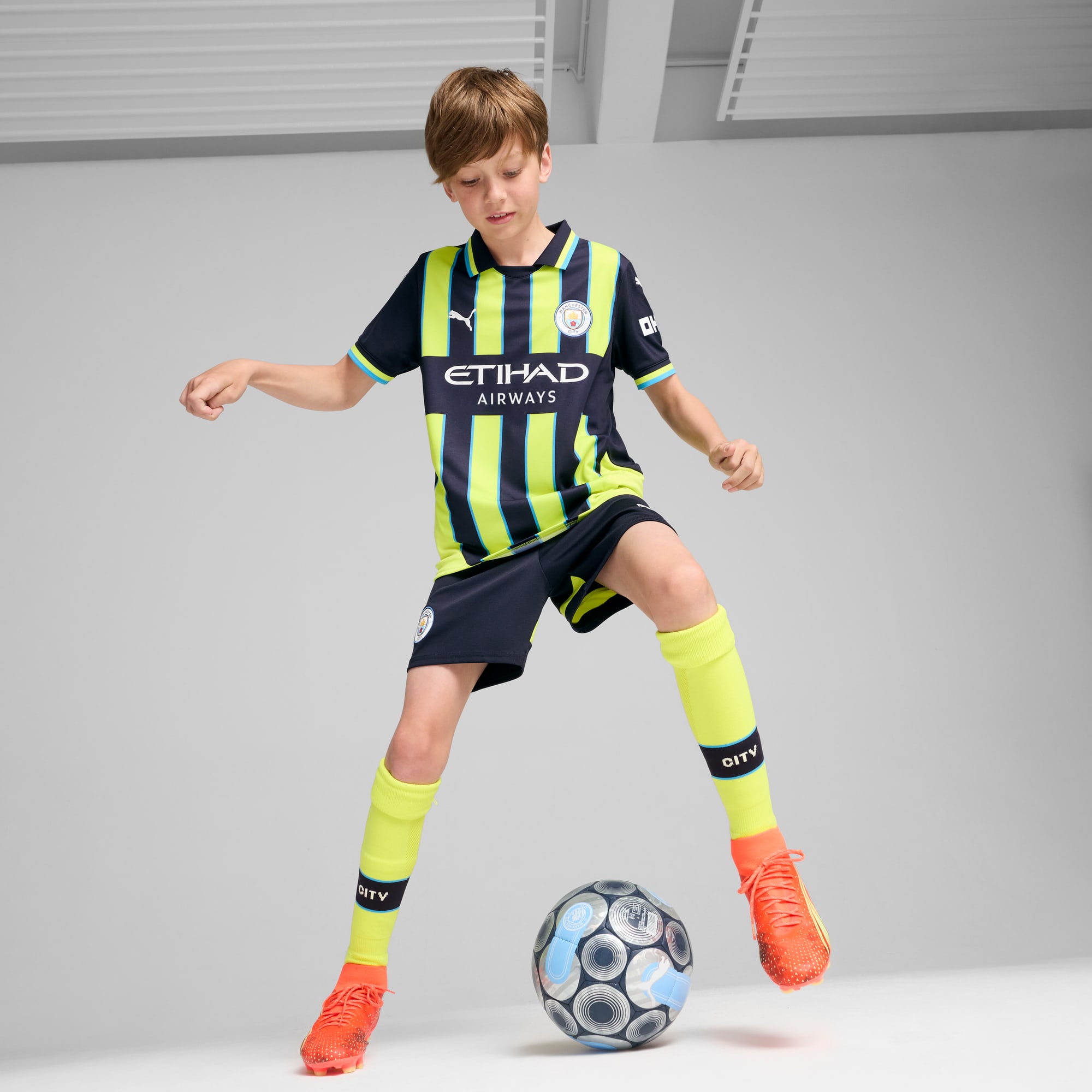 Puma kids soccer sales