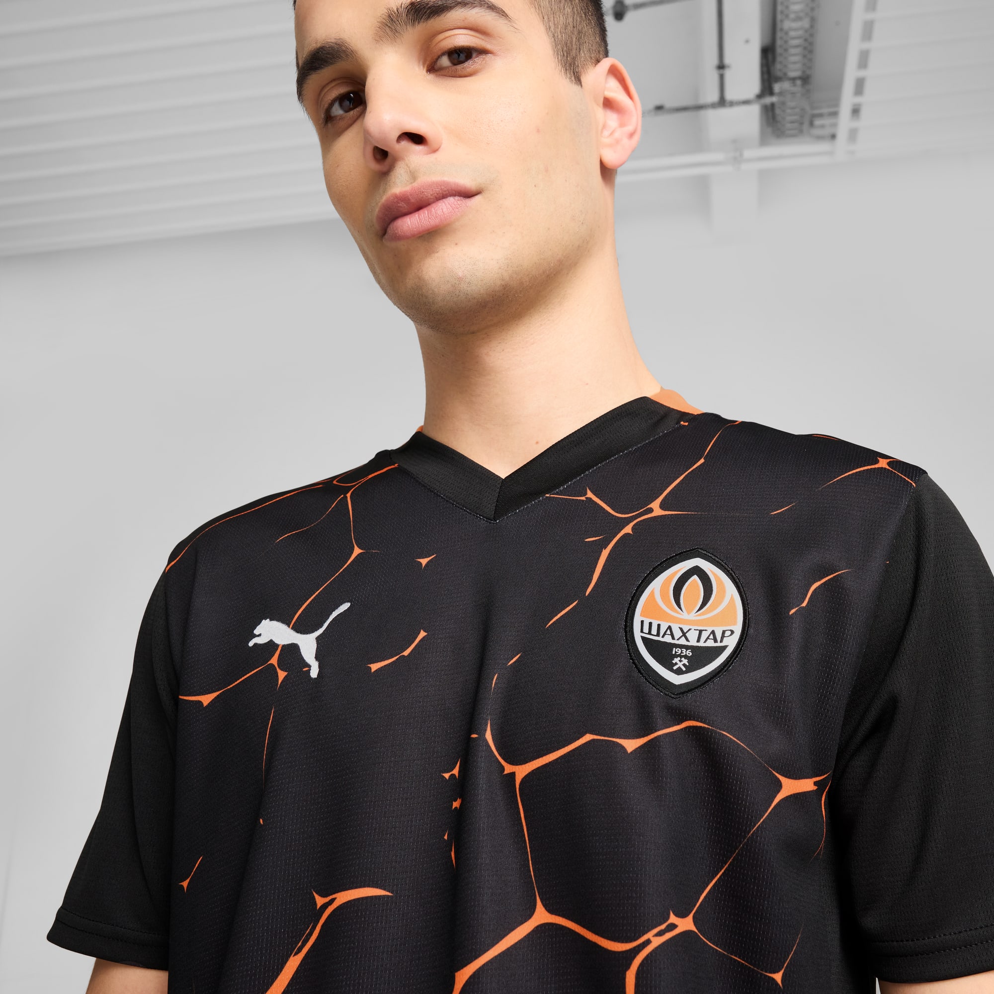 FC Shakhtar Donetsk 24/25 Away Jersey Men, PUMA Black-Rickie Orange, large