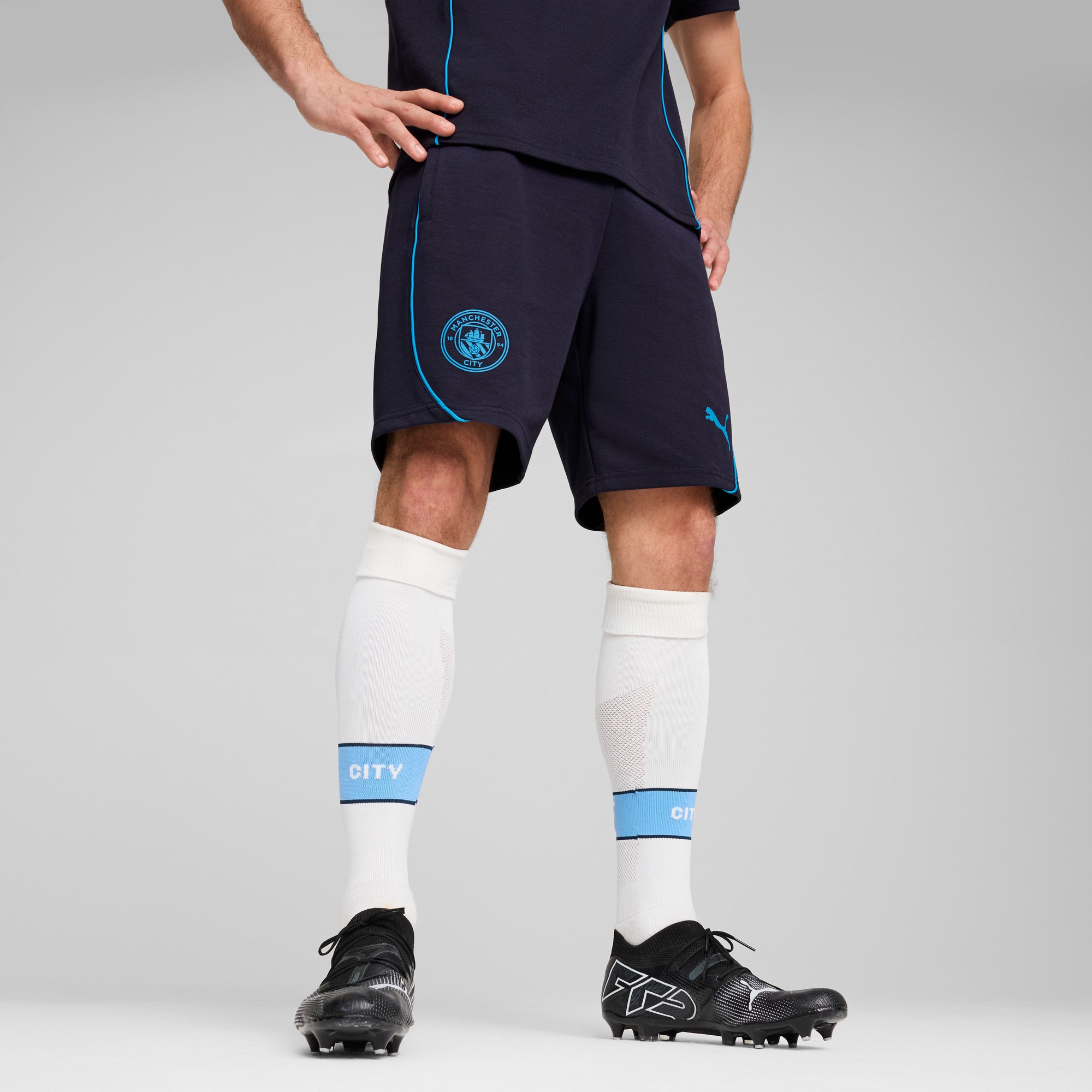 Mens football shorts with zip pockets shop