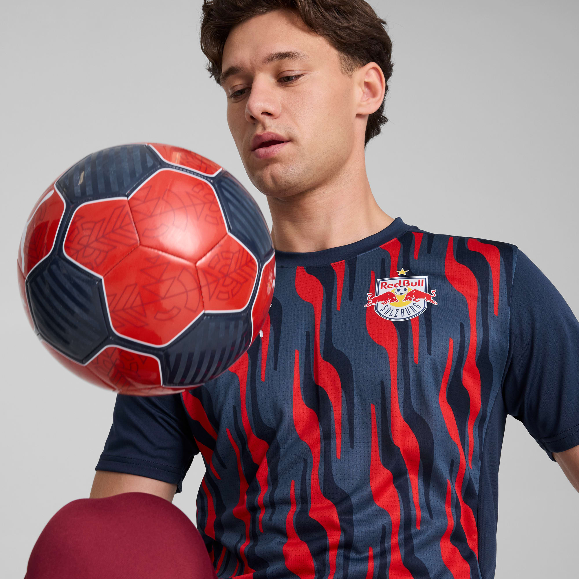 FC Red Bull Salzburg Pre-match Short Sleeve Jersey Men, Club Navy-PUMA Red, large