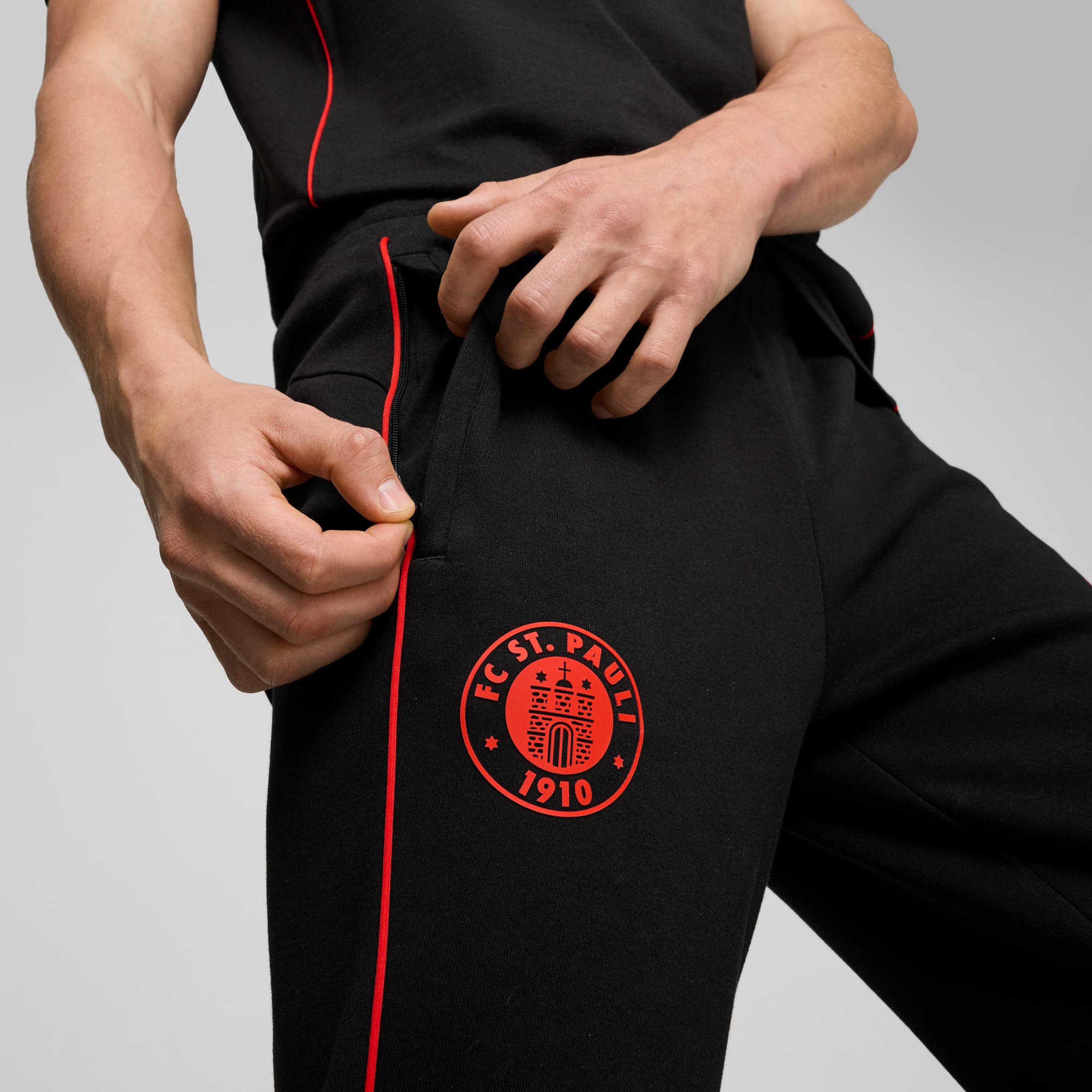 FC St. Pauli Casuals Pants Men, PUMA Black-PUMA Red, large